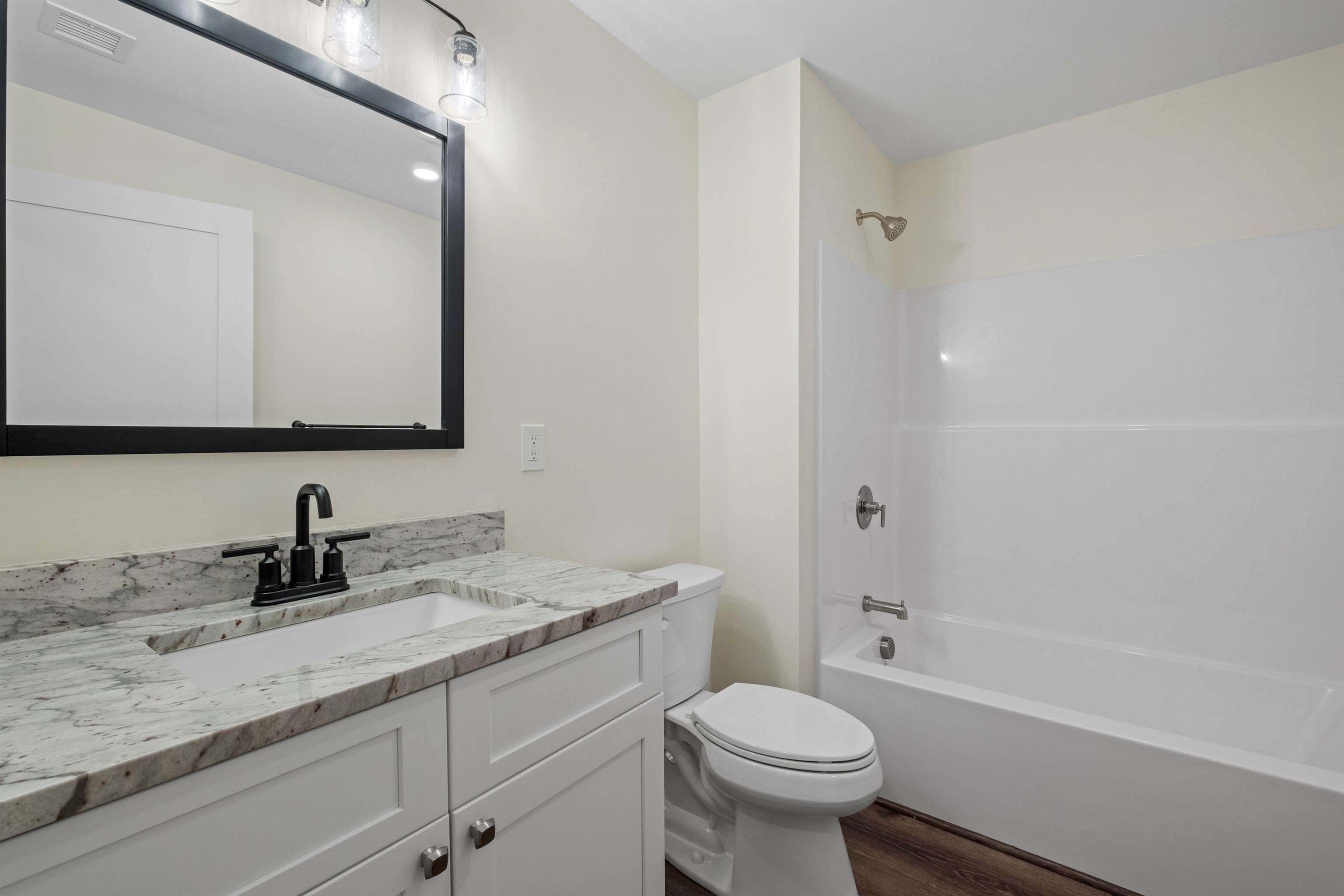 Lincoln, New Hampshire, 03251, United States, 3 Bedrooms Bedrooms, ,2 BathroomsBathrooms,Residential,For Sale,1937104