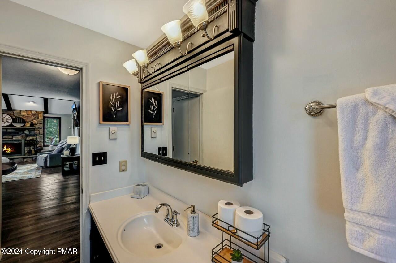 Lake Harmony, Pennsylvania, 18624, United States, 3 Bedrooms Bedrooms, ,2 BathroomsBathrooms,Residential,For Sale,1688496