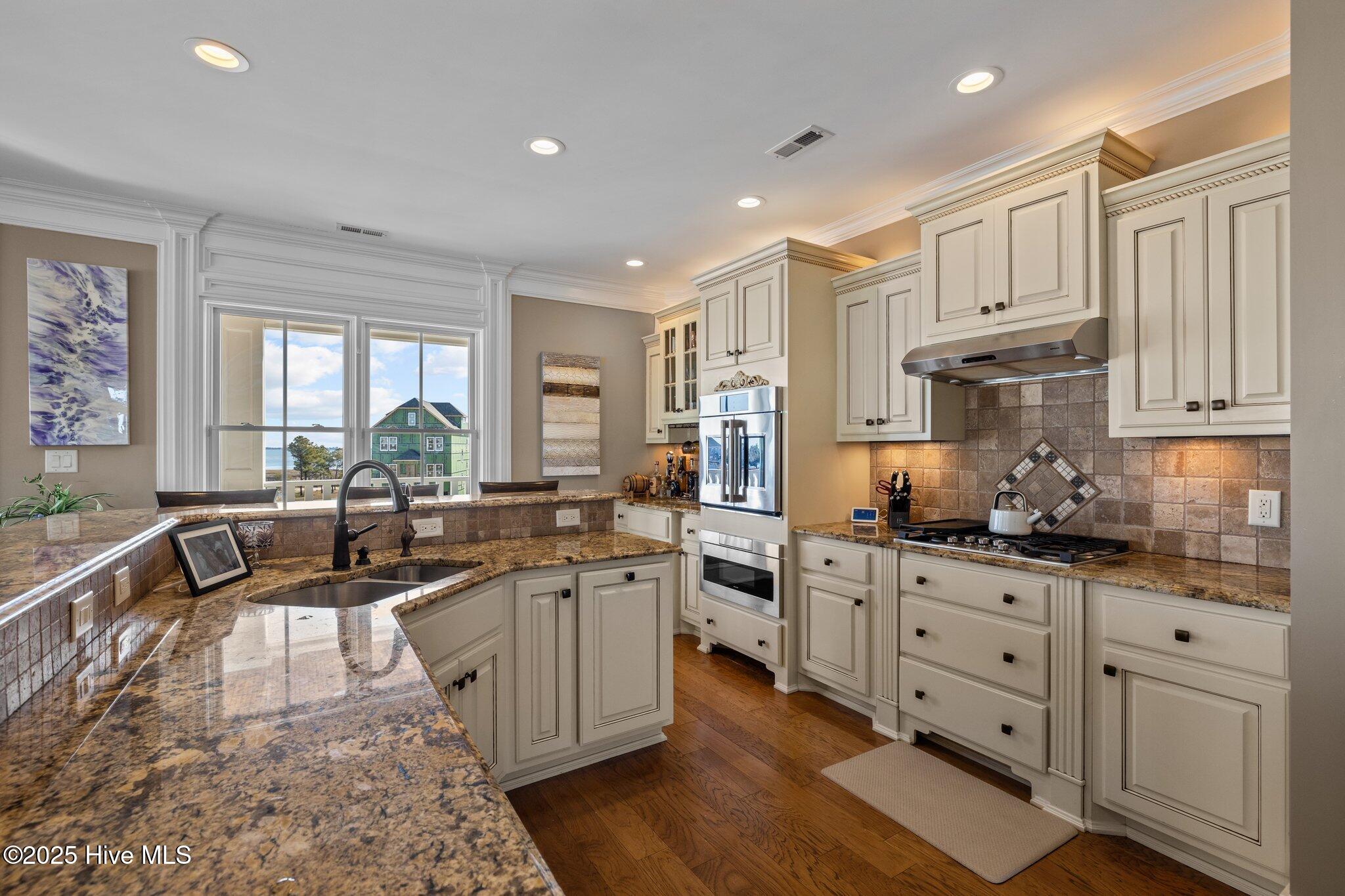 Newport, North Carolina, 28570, United States, 5 Bedrooms Bedrooms, ,7 BathroomsBathrooms,Residential,For Sale,1856837