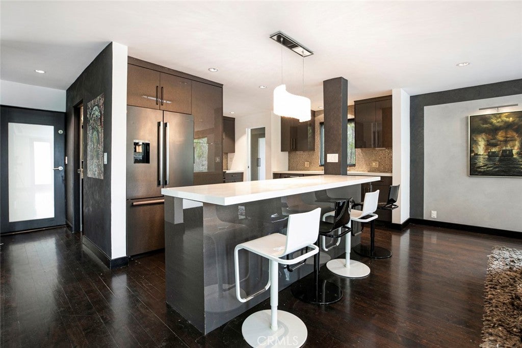 Woodland Hills, California, 91364, United States, 3 Bedrooms Bedrooms, ,3 BathroomsBathrooms,Residential,For Sale,1942330