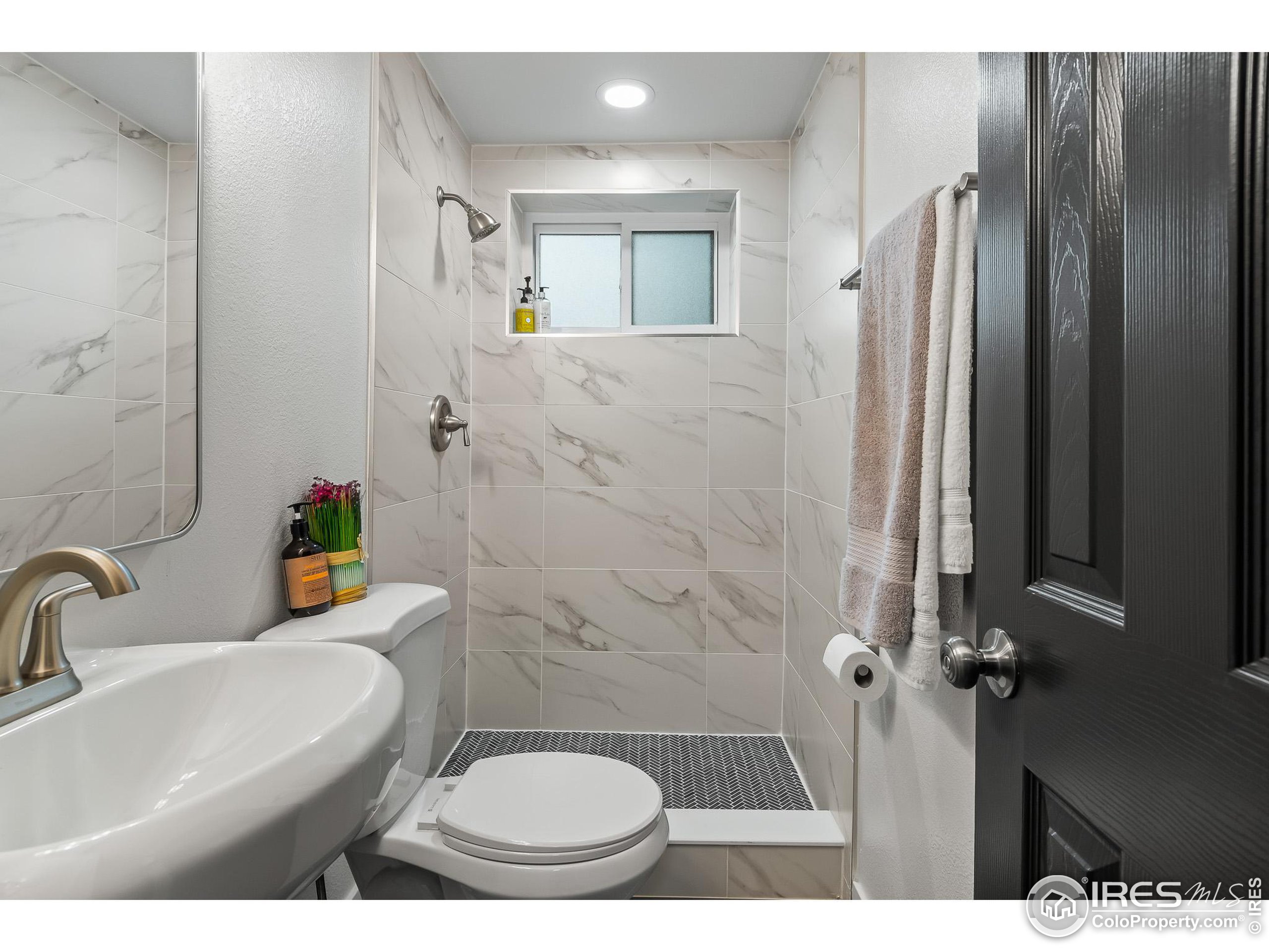 4 Pratt Pl, Longmont, Colorado, 80501, United States, 4 Bedrooms Bedrooms, ,1 BathroomBathrooms,Residential,For Sale,4 Pratt Pl,1638462