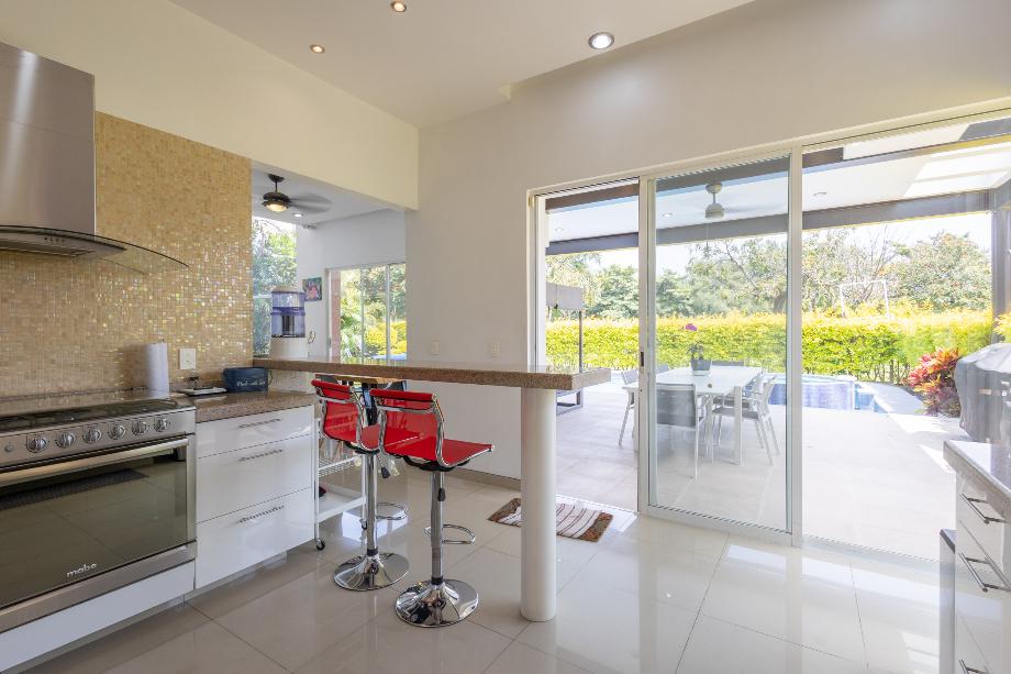 Emiliano Zapata, Morelos, 62765, Mexico, 5 Bedrooms Bedrooms, ,6 BathroomsBathrooms,Residential,For Sale,1965524