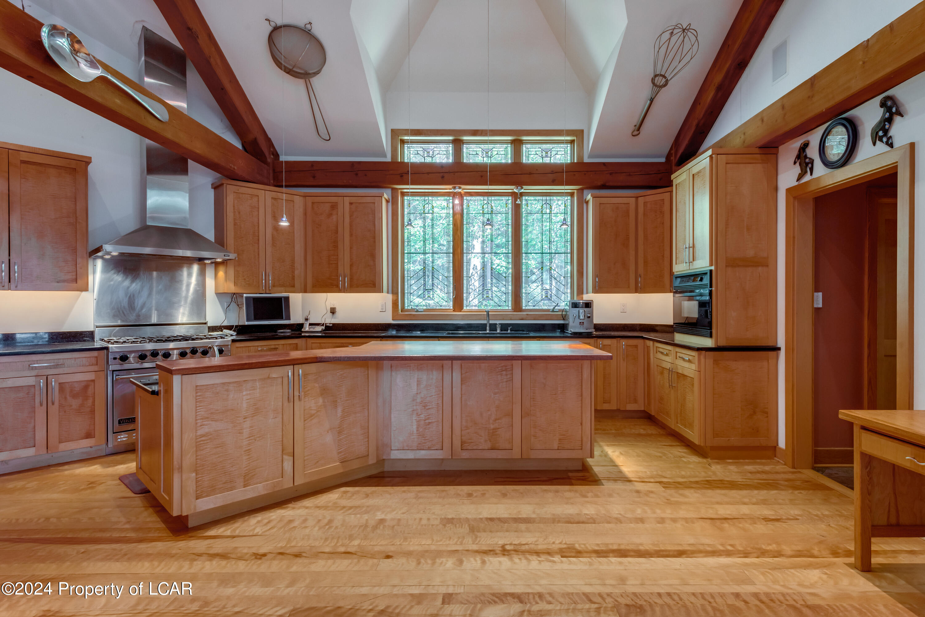 Shavertown, Pennsylvania, 18708, United States, 5 Bedrooms Bedrooms, ,6 BathroomsBathrooms,Residential,For Sale,1914218