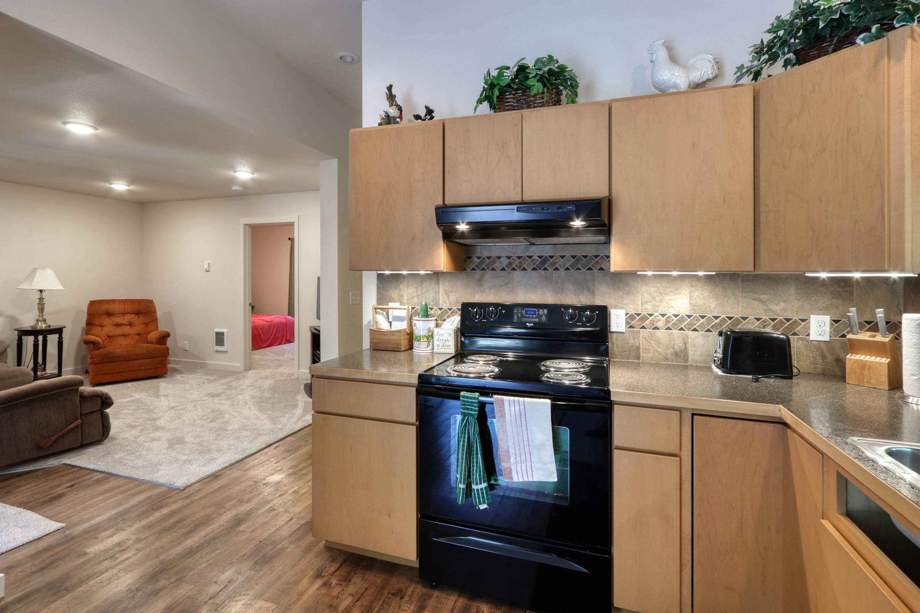 Hope, Idaho, 83836, United States, 2 Bedrooms Bedrooms, ,1 BathroomBathrooms,Residential,For Sale,1904482