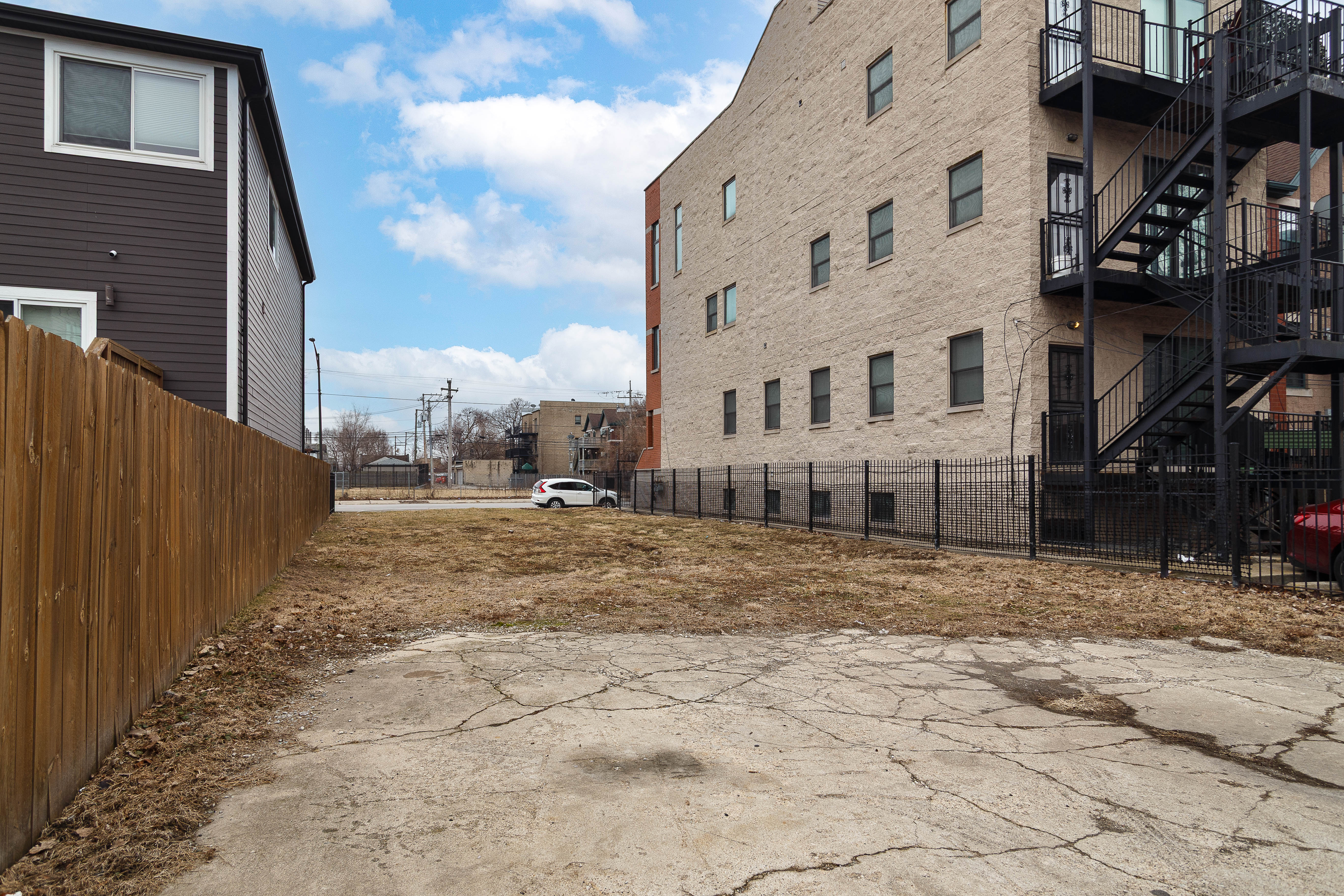  Prime Development Opportunity in Sought-after Bronzeville - 物件實景