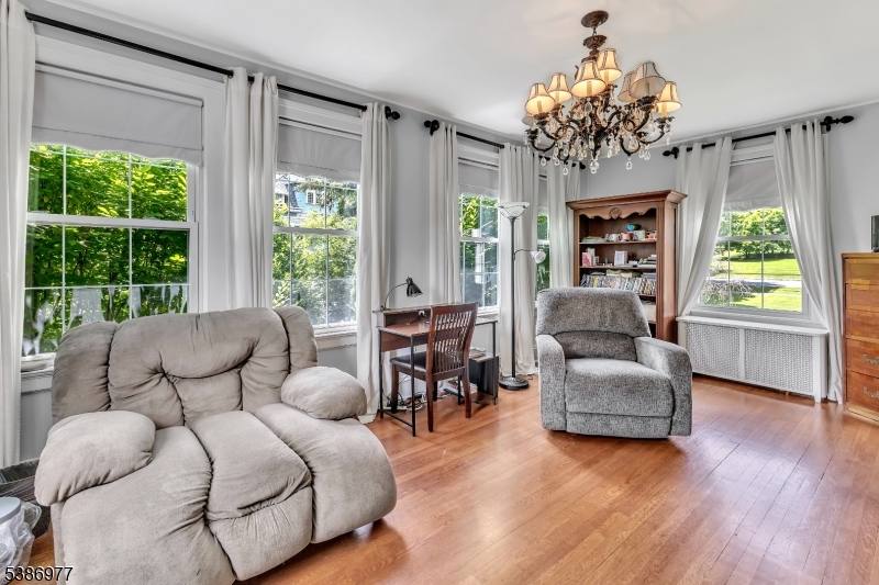 Montclair Twp., New Jersey, 07042, United States, 6 Bedrooms Bedrooms, ,6 BathroomsBathrooms,Residential,For Sale,1993497