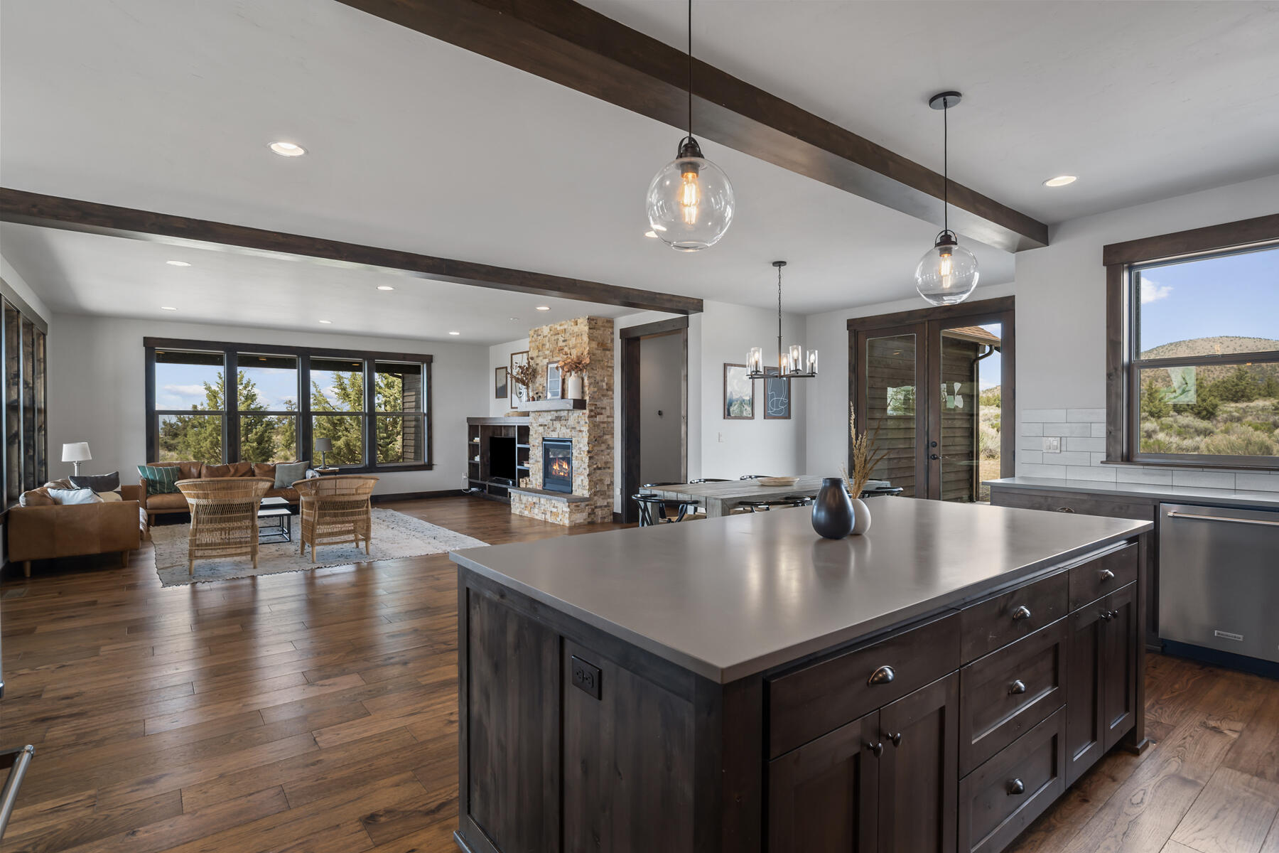 Powell Butte, Oregon, 97753, United States, 4 Bedrooms Bedrooms, ,3 BathroomsBathrooms,Residential,For Sale,1827363