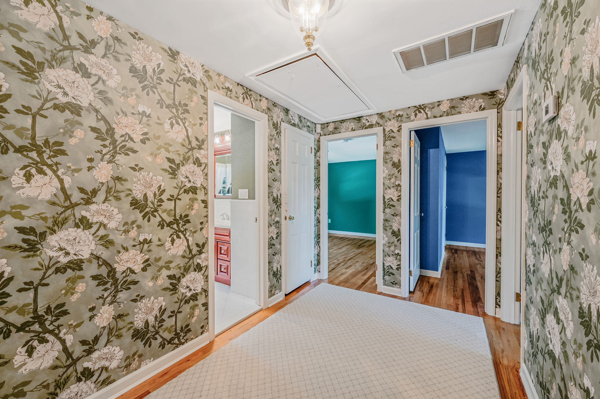 Mount Sinai, New York, 11766, United States, 4 Bedrooms Bedrooms, ,3 BathroomsBathrooms,Residential,For Sale,1924395