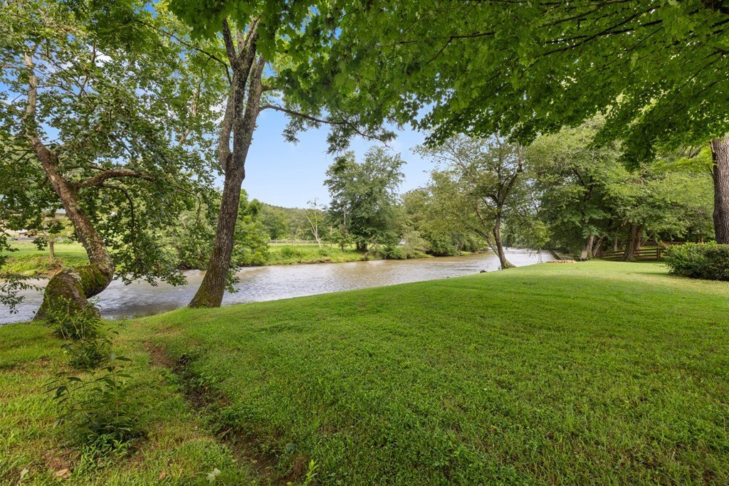 Hayesville, North Carolina, 28904, United States, 3 Bedrooms Bedrooms, ,4 BathroomsBathrooms,Residential,For Sale,1909515