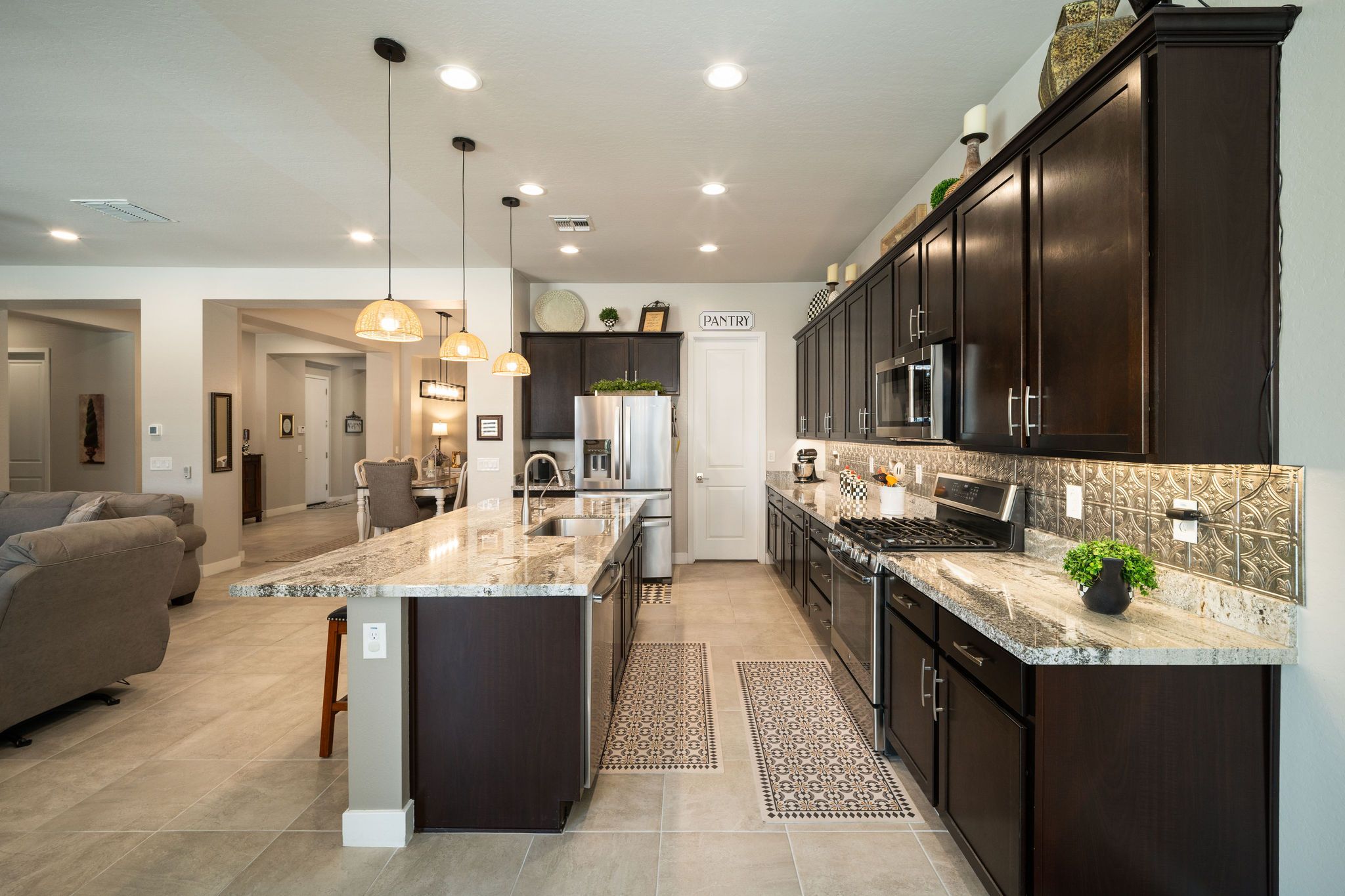  8562 W Myrtle Avenue¦Glendale, AZ - 物件實景