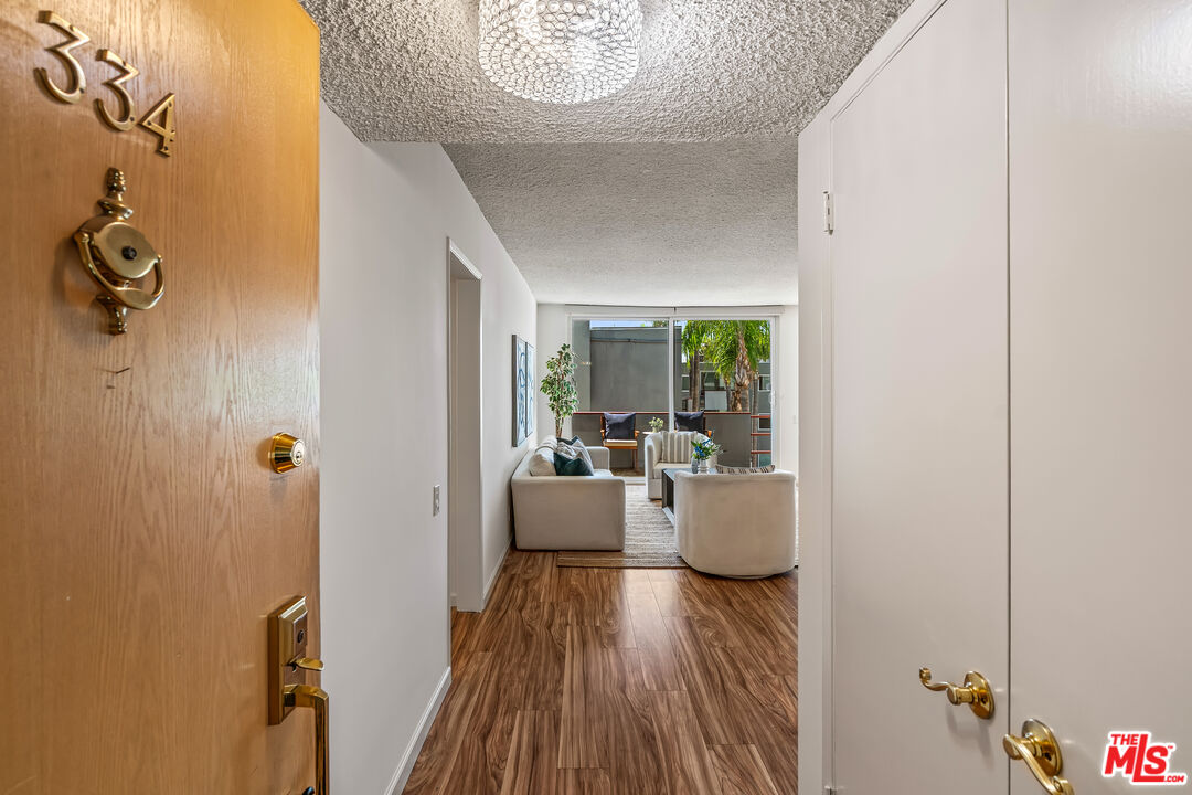 Sherman Oaks, California, 91423, United States, 2 Bedrooms Bedrooms, ,2 BathroomsBathrooms,Residential,For Sale,1920013