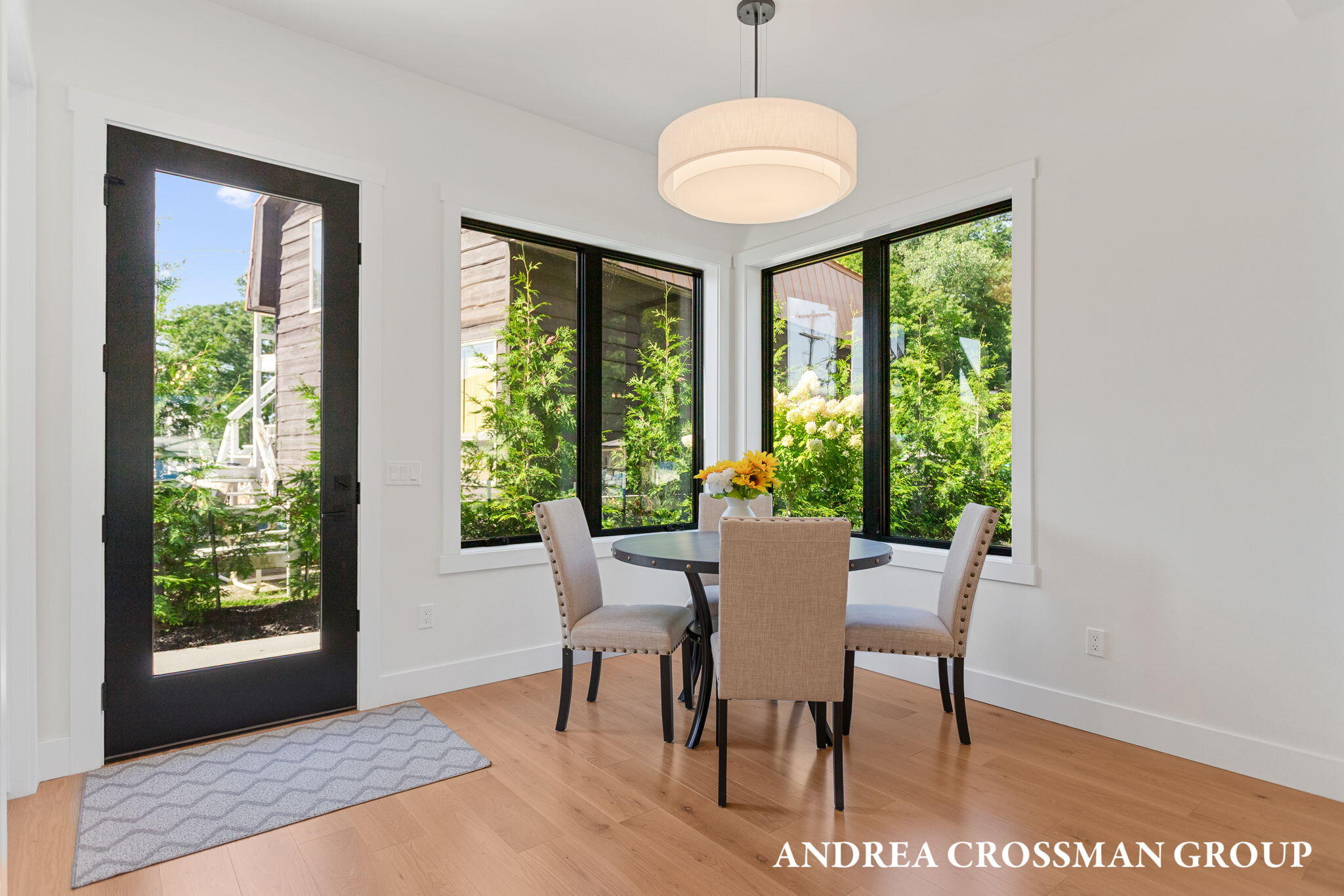 South Haven, Michigan, 49090, United States, 3 Bedrooms Bedrooms, ,3 BathroomsBathrooms,Residential,For Sale,1987692