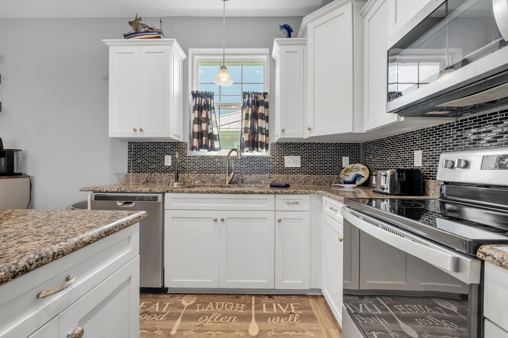Alligator Point, Florida, 32346, United States, 4 Bedrooms Bedrooms, ,3 BathroomsBathrooms,Residential,For Sale,1805560