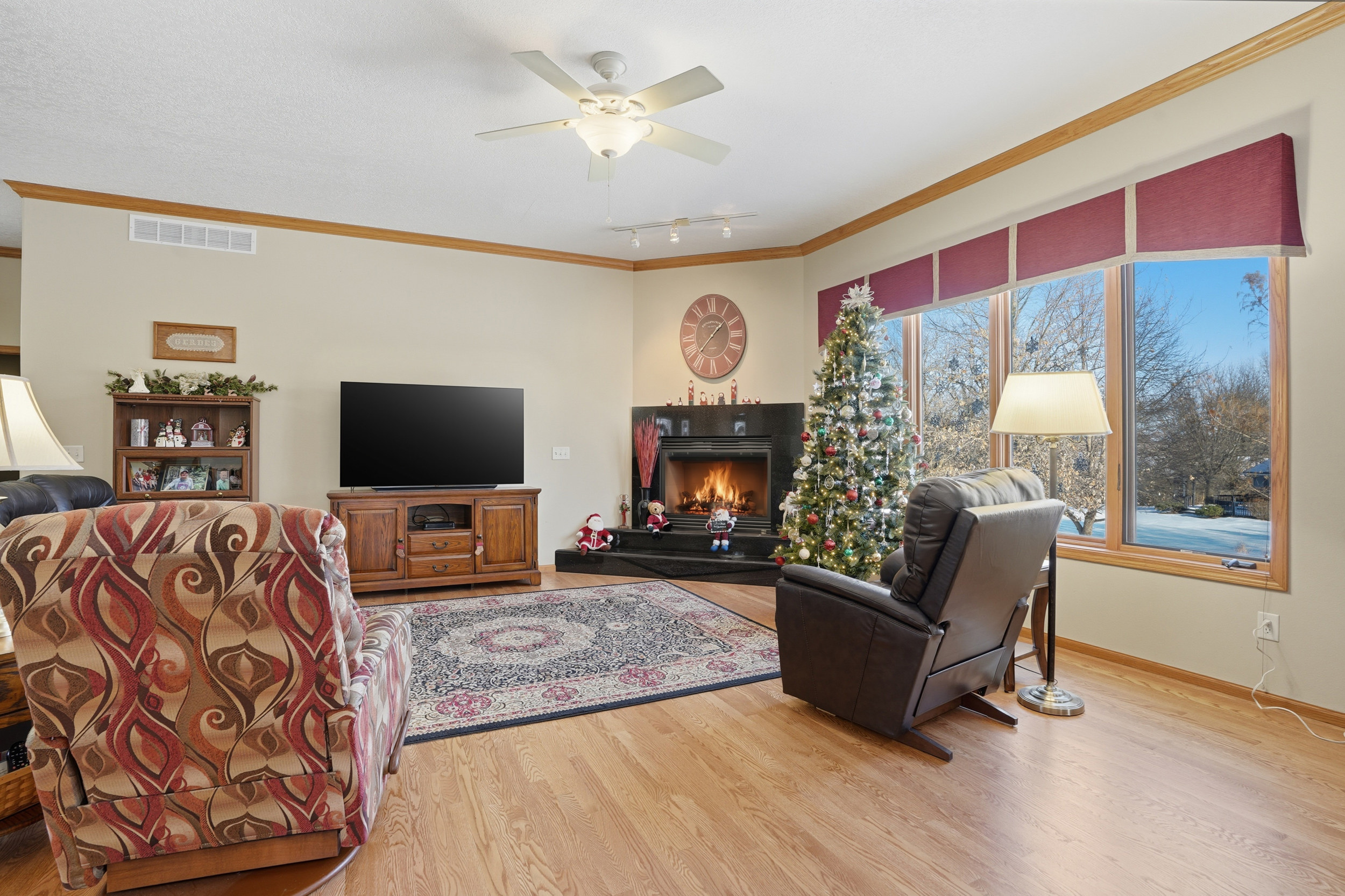 Washington, Iowa, 52353, United States, 5 Bedrooms Bedrooms, ,3 BathroomsBathrooms,Residential,For Sale,2008132