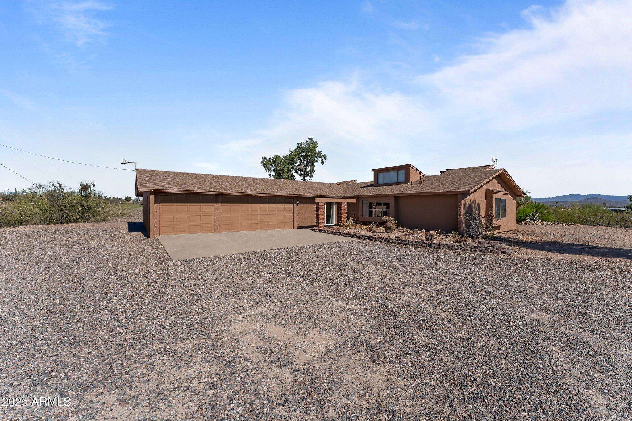 Wickenburg, Arizona, 85390, United States, 4 Bedrooms Bedrooms, ,4 BathroomsBathrooms,Residential,For Sale,1974877