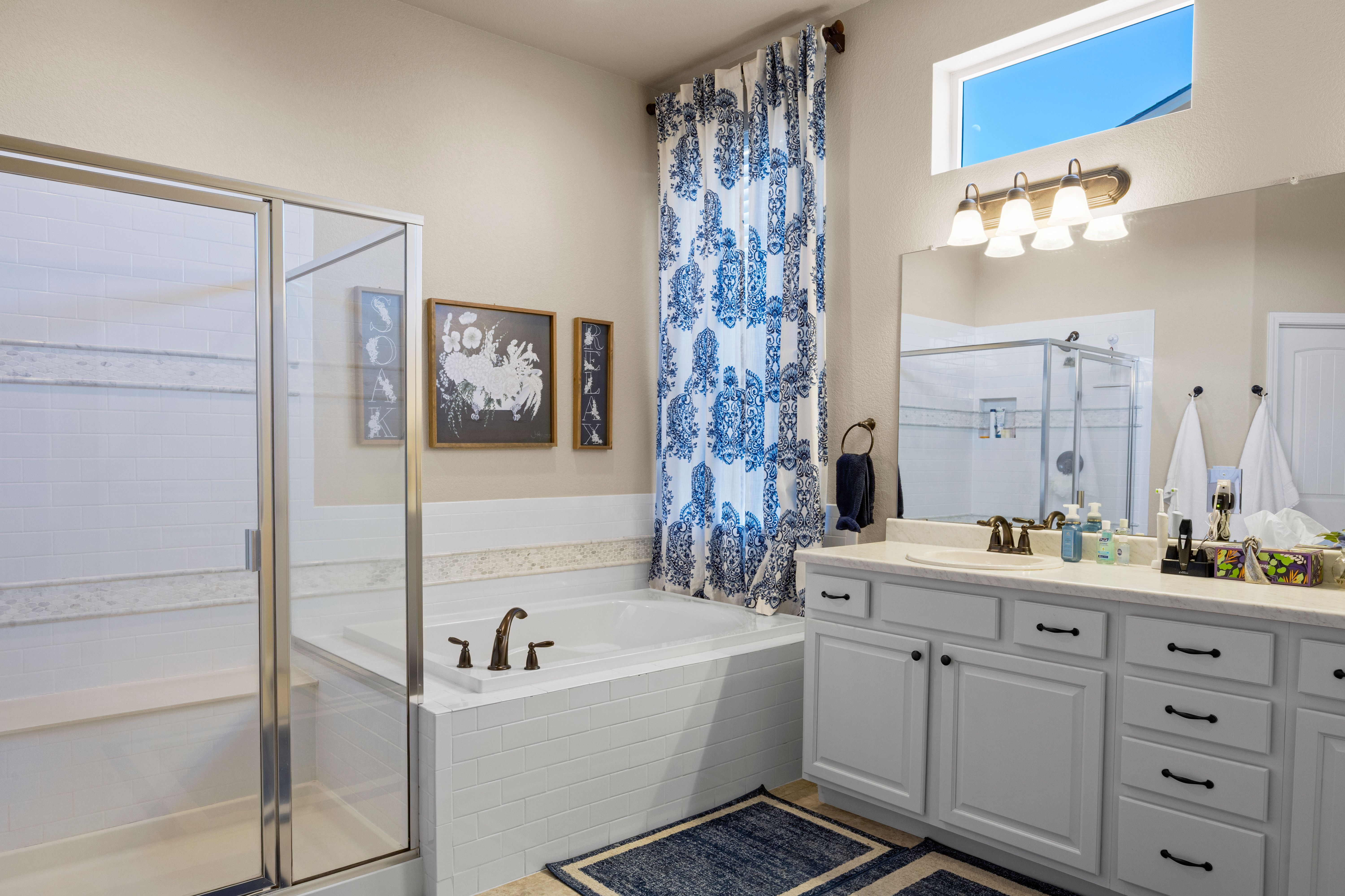  Open, Spacious, Upgraded, Walkout Rancher is Meticulous and with Views - 物件實景