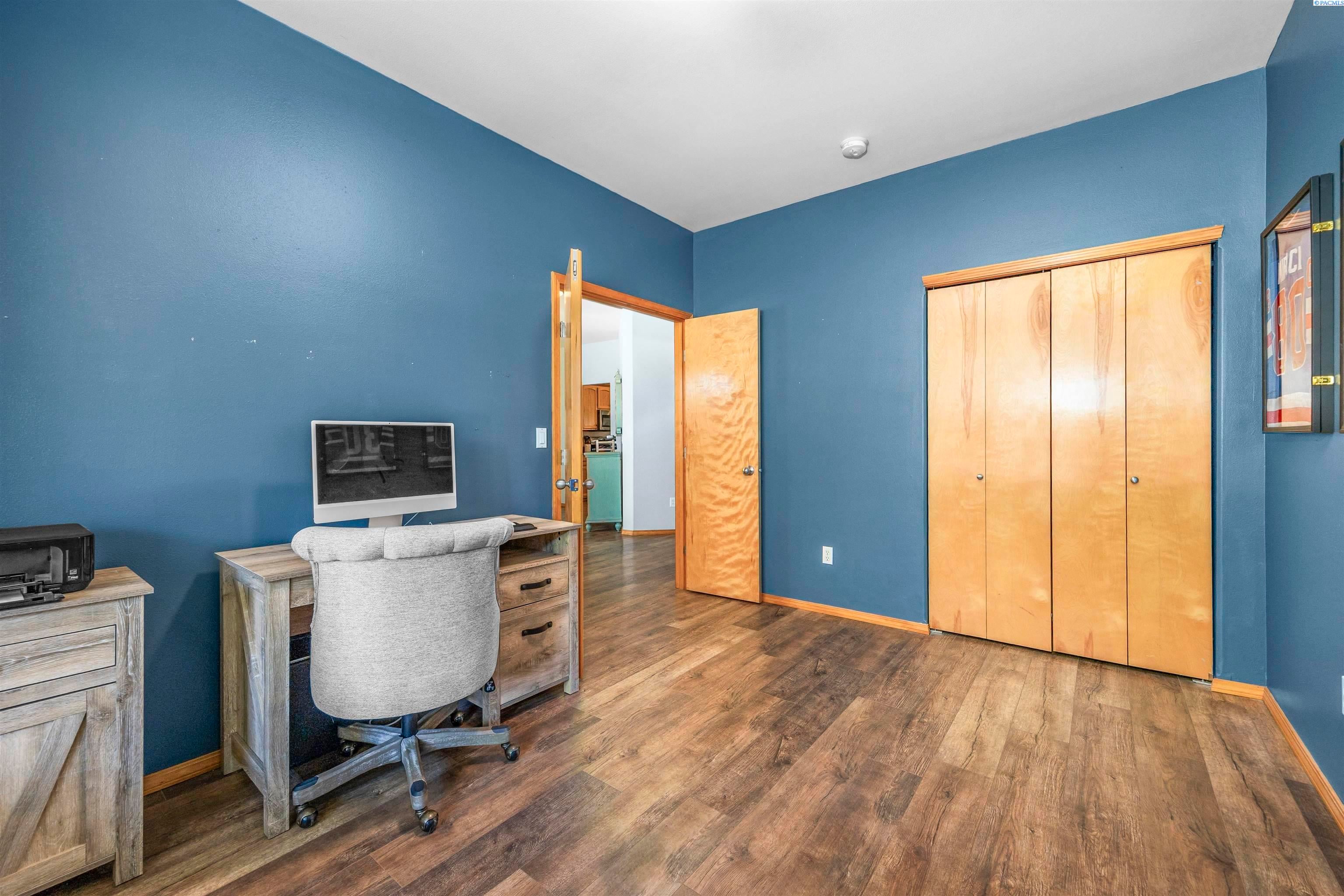 Kennewick, Washington, 99338, United States, 4 Bedrooms Bedrooms, ,2 BathroomsBathrooms,Residential,For Sale,1981833