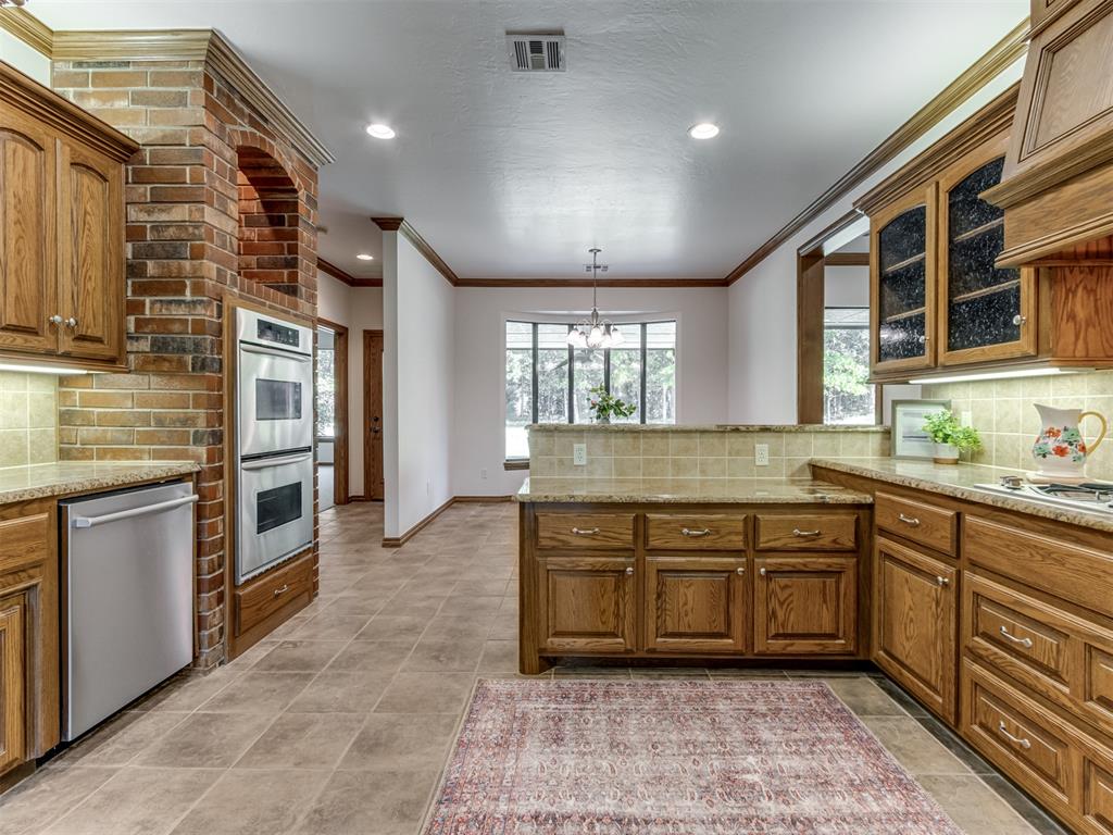 Choctaw, Oklahoma, 73020, United States, 3 Bedrooms Bedrooms, ,6 BathroomsBathrooms,Residential,For Sale,1981467