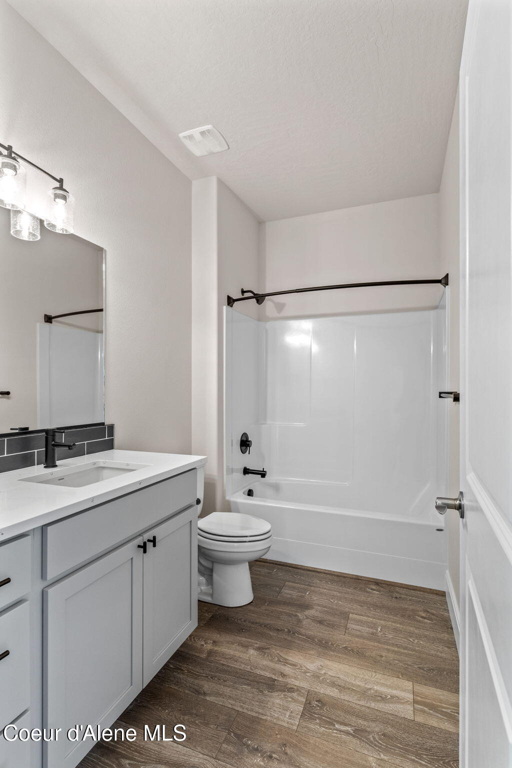 Rathdrum, Idaho, 83858, United States, 3 Bedrooms Bedrooms, ,1 BathroomBathrooms,Residential,For Sale,1998939