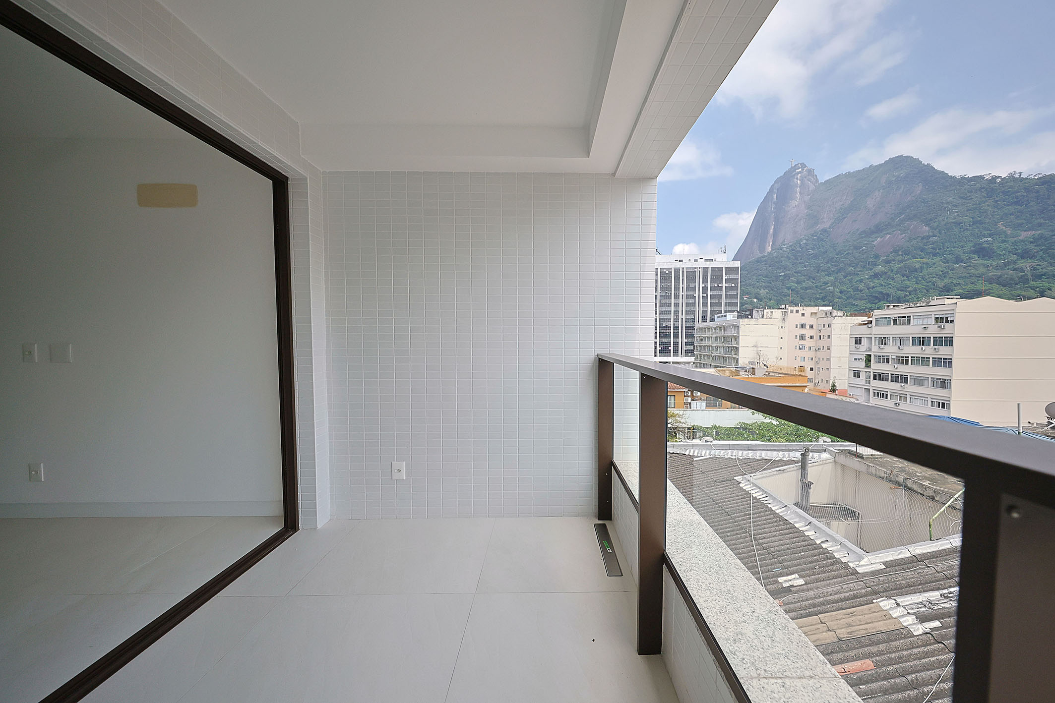  New apartment with three suites and high-end amenities - 物件實景