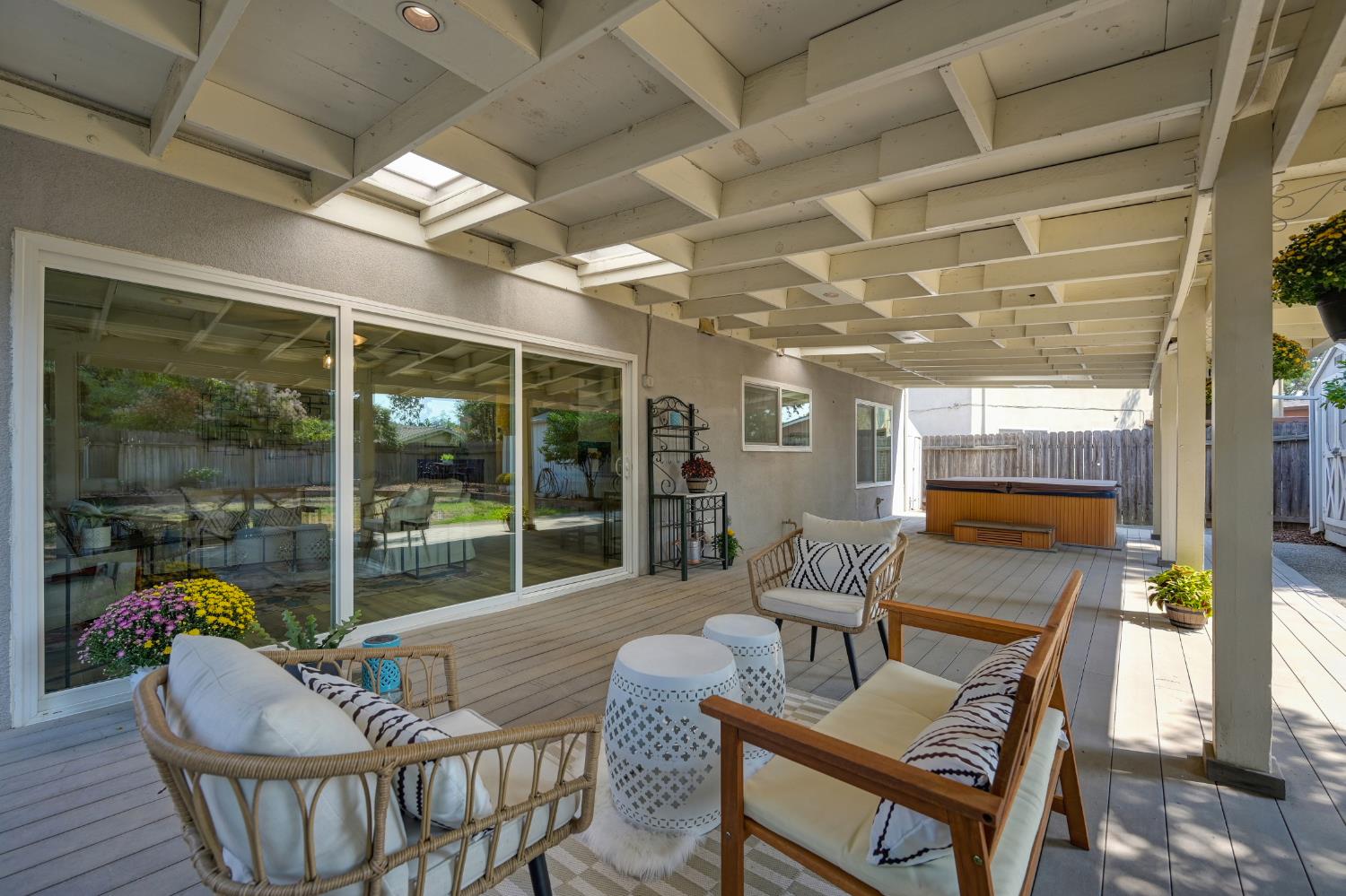 Sacramento, California, 95826, United States, 4 Bedrooms Bedrooms, ,3 BathroomsBathrooms,Residential,For Sale,1939461