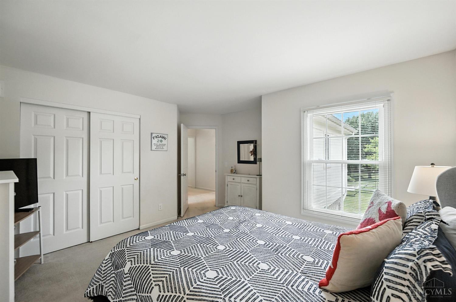 Blue Ash, Ohio, 45241, United States, 4 Bedrooms Bedrooms, ,4 BathroomsBathrooms,Residential,For Sale,1902306