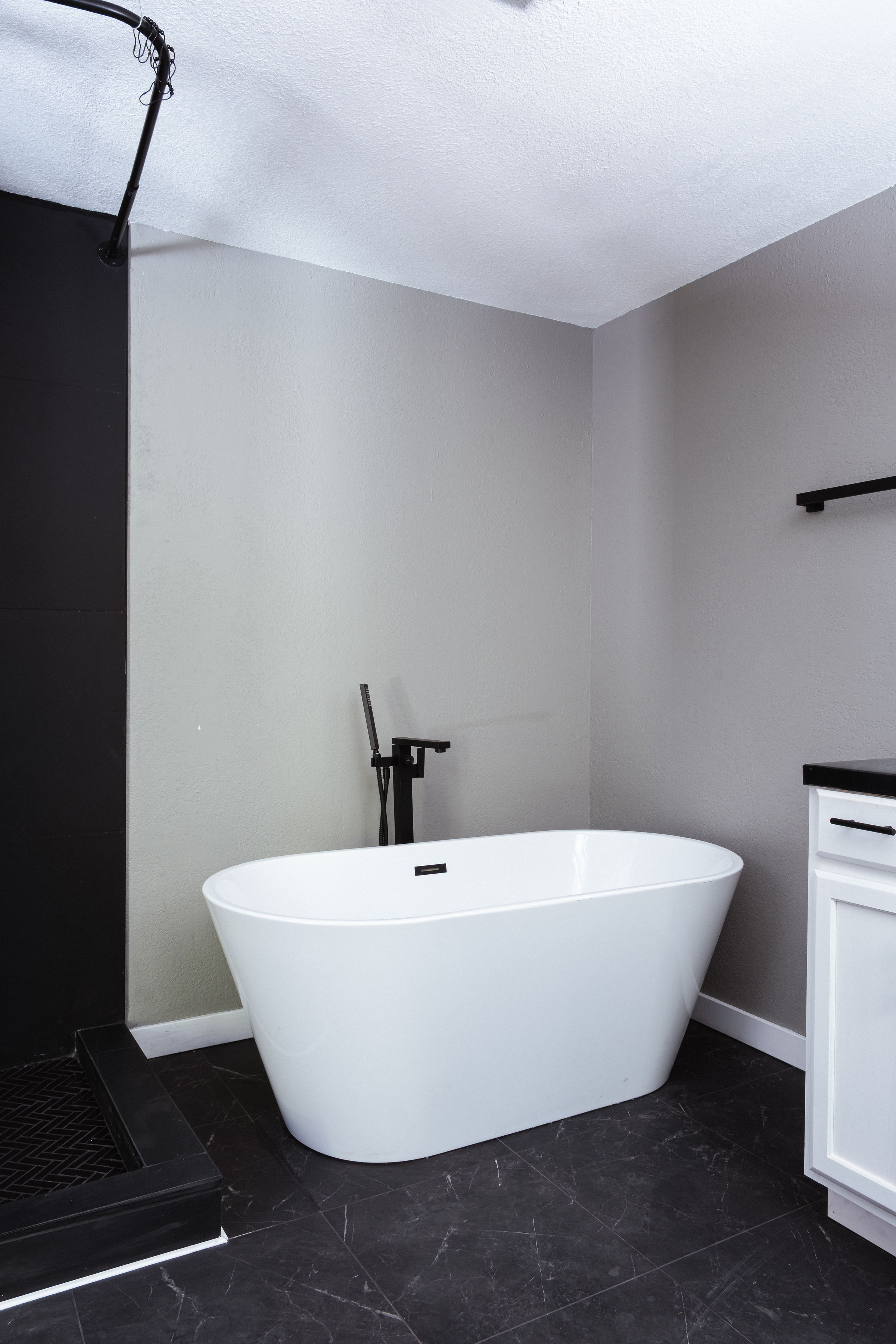 Lincoln City, Oregon, 97367, United States, 3 Bedrooms Bedrooms, ,2 BathroomsBathrooms,Residential,For Sale,1976632