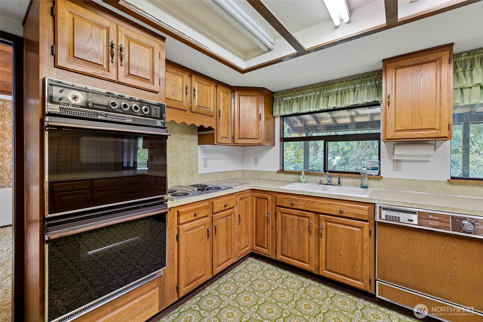 Burlington, Washington, 98233, United States, 4 Bedrooms Bedrooms, ,3 BathroomsBathrooms,Residential,For Sale,2002845