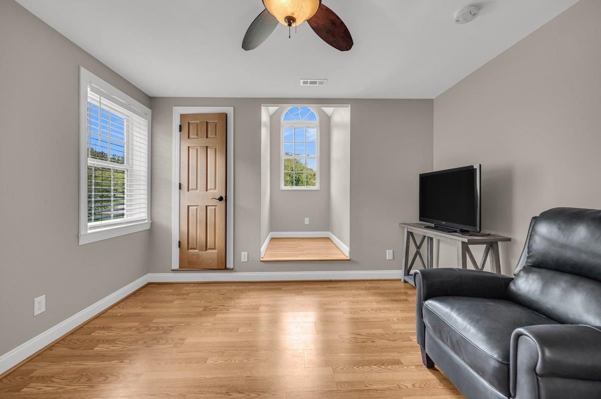 Landrum, South Carolina, 29356, United States, 5 Bedrooms Bedrooms, ,4 BathroomsBathrooms,Residential,For Sale,1990199