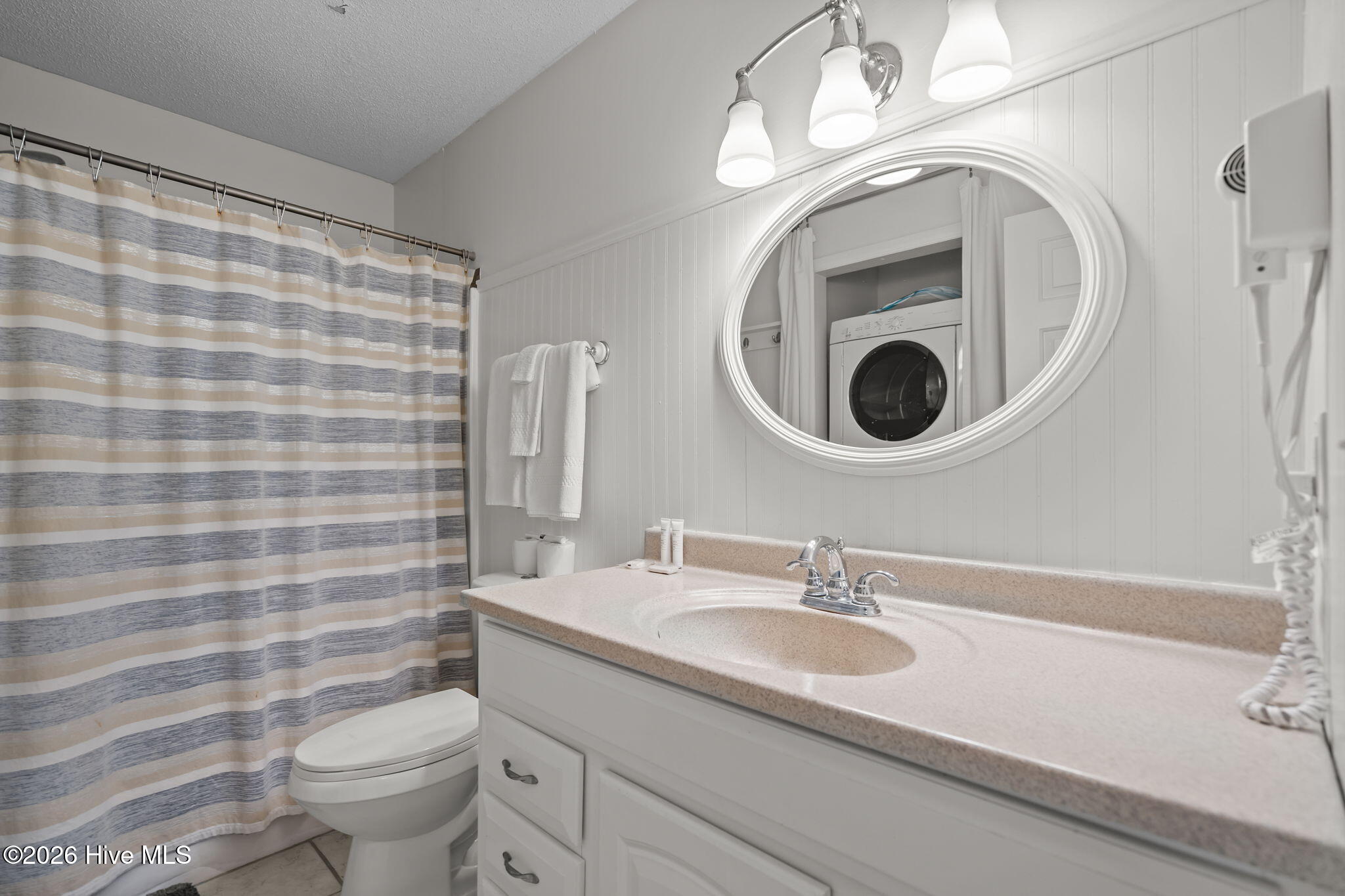 Carolina Beach, North Carolina, 28428, United States, 2 Bedrooms Bedrooms, ,2 BathroomsBathrooms,Residential,For Sale,2010821