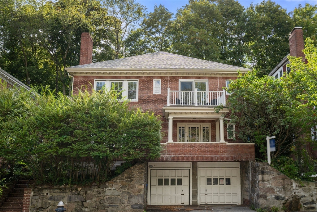 Brookline, Massachusetts, 02446, United States, 3 Bedrooms Bedrooms, ,2 BathroomsBathrooms,Residential,For Sale,1942016