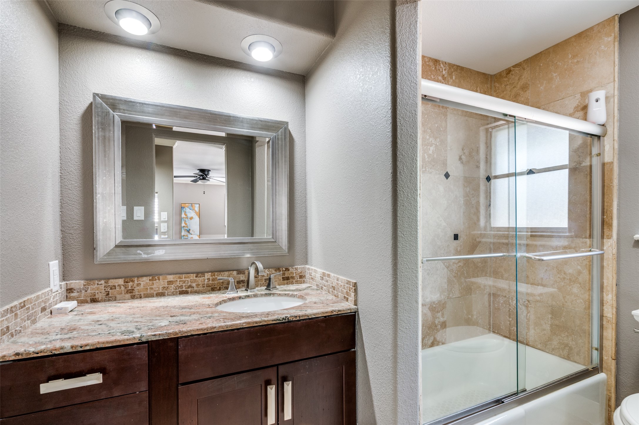 Arlington, Texas, 76017, United States, 3 Bedrooms Bedrooms, ,4 BathroomsBathrooms,Residential,For Sale,1934501