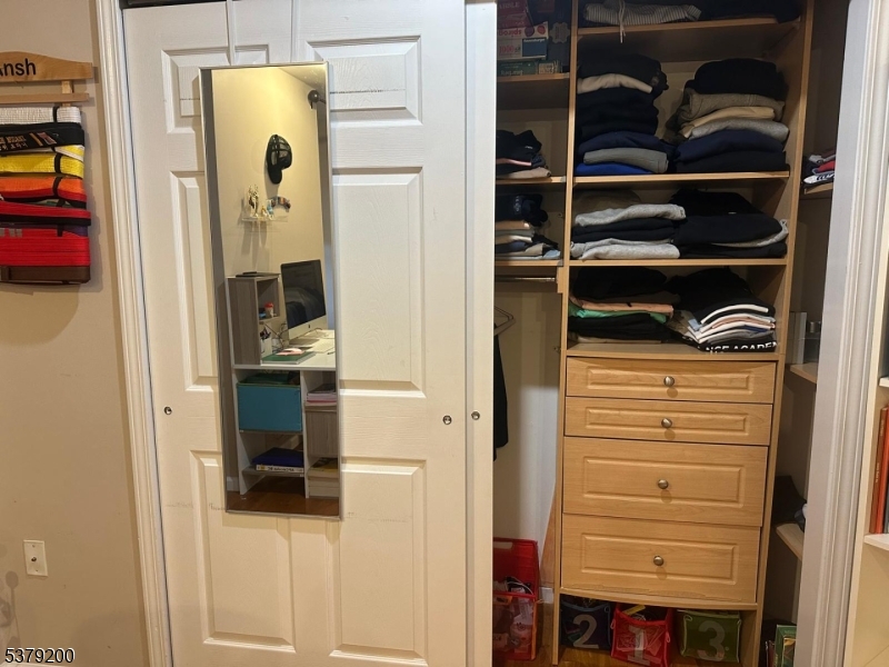 Marlboro Twp., New Jersey, 07751, United States, 3 Bedrooms Bedrooms, ,3 BathroomsBathrooms,Residential,For Sale,1919830