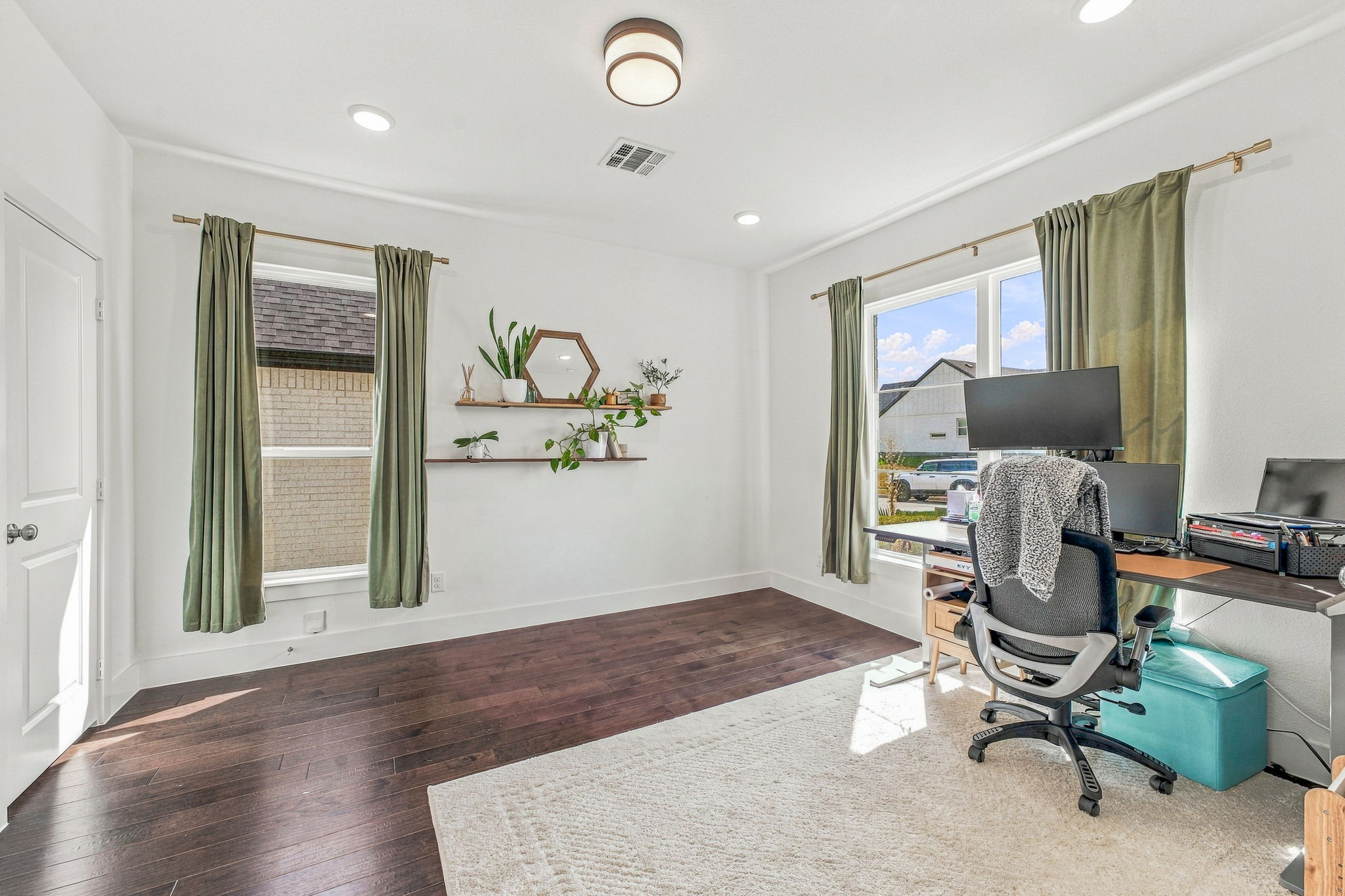  Your New Home Comes with a Rate Advantage - 物件實景