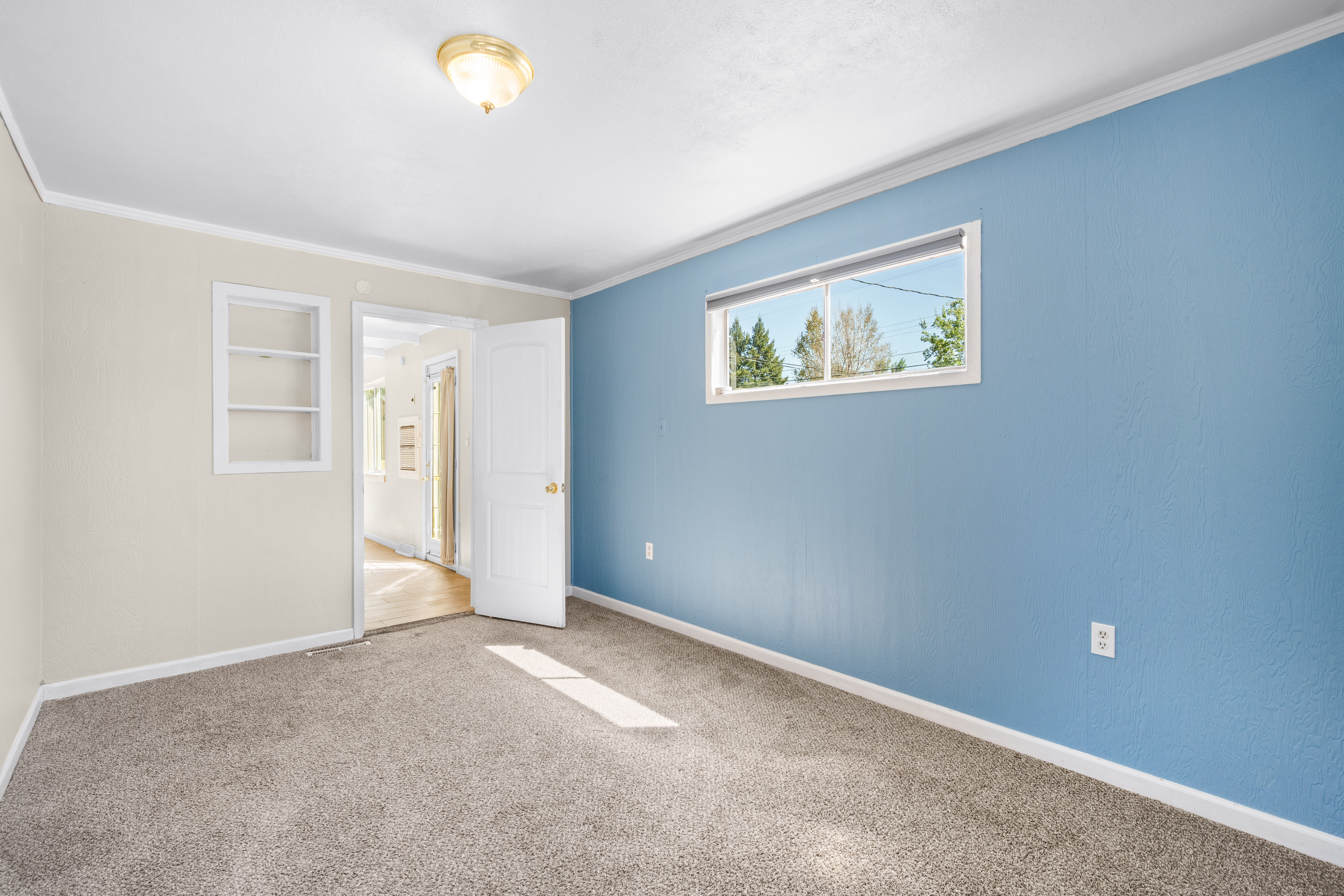  5 Bedroom Home Just Steps From Huston Lake Park - 物件實景