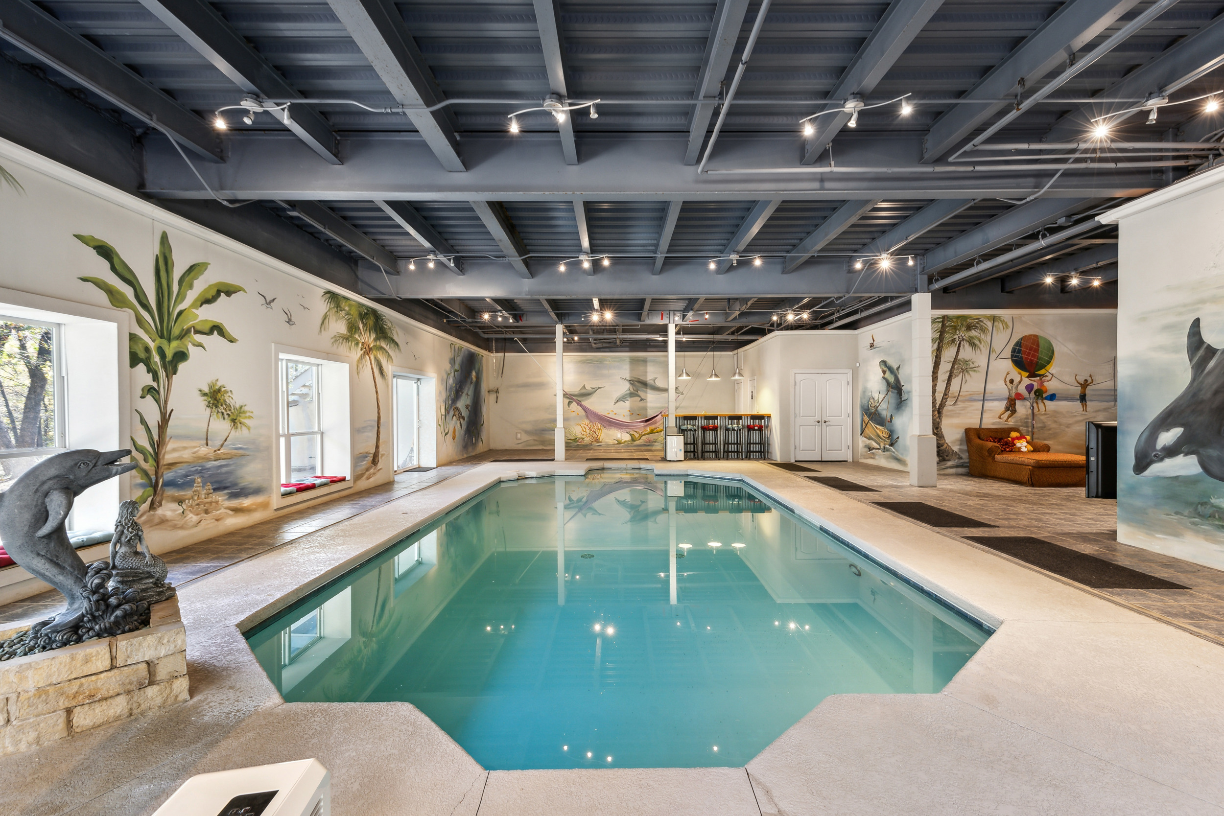 Fort Worth Home with an Expansive Indoor Pool & Entertainment Level - 物件實景