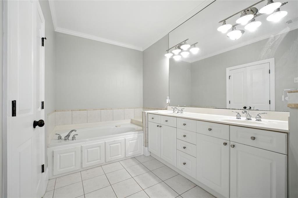 Roswell, Georgia, 30076, United States, 4 Bedrooms Bedrooms, ,4 BathroomsBathrooms,Residential,For Sale,1917111