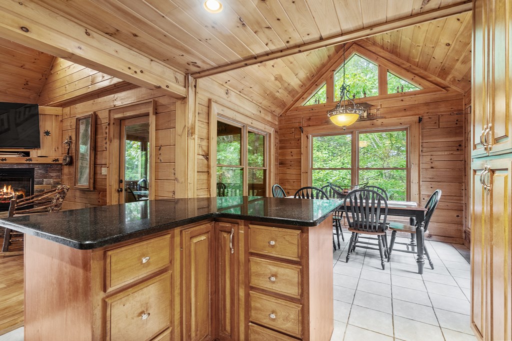 Morganton, Georgia, 30560, United States, 3 Bedrooms Bedrooms, ,3 BathroomsBathrooms,Residential,For Sale,1973910