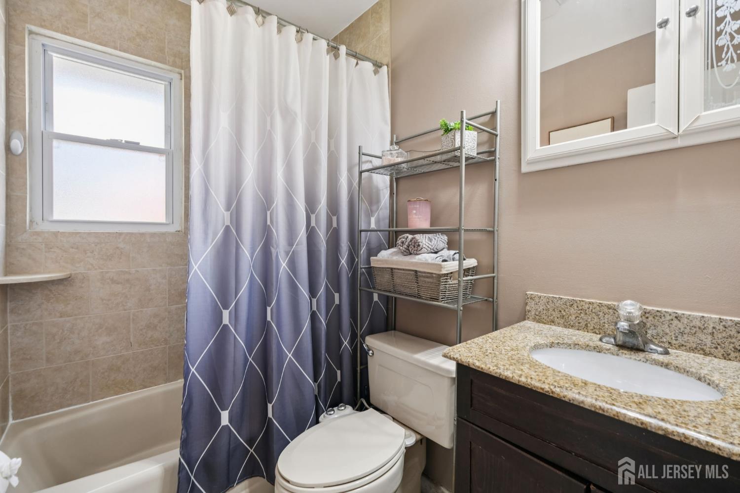 Woodbridge Proper, New Jersey, 07095, United States, 3 Bedrooms Bedrooms, ,3 BathroomsBathrooms,Residential,For Sale,1997367