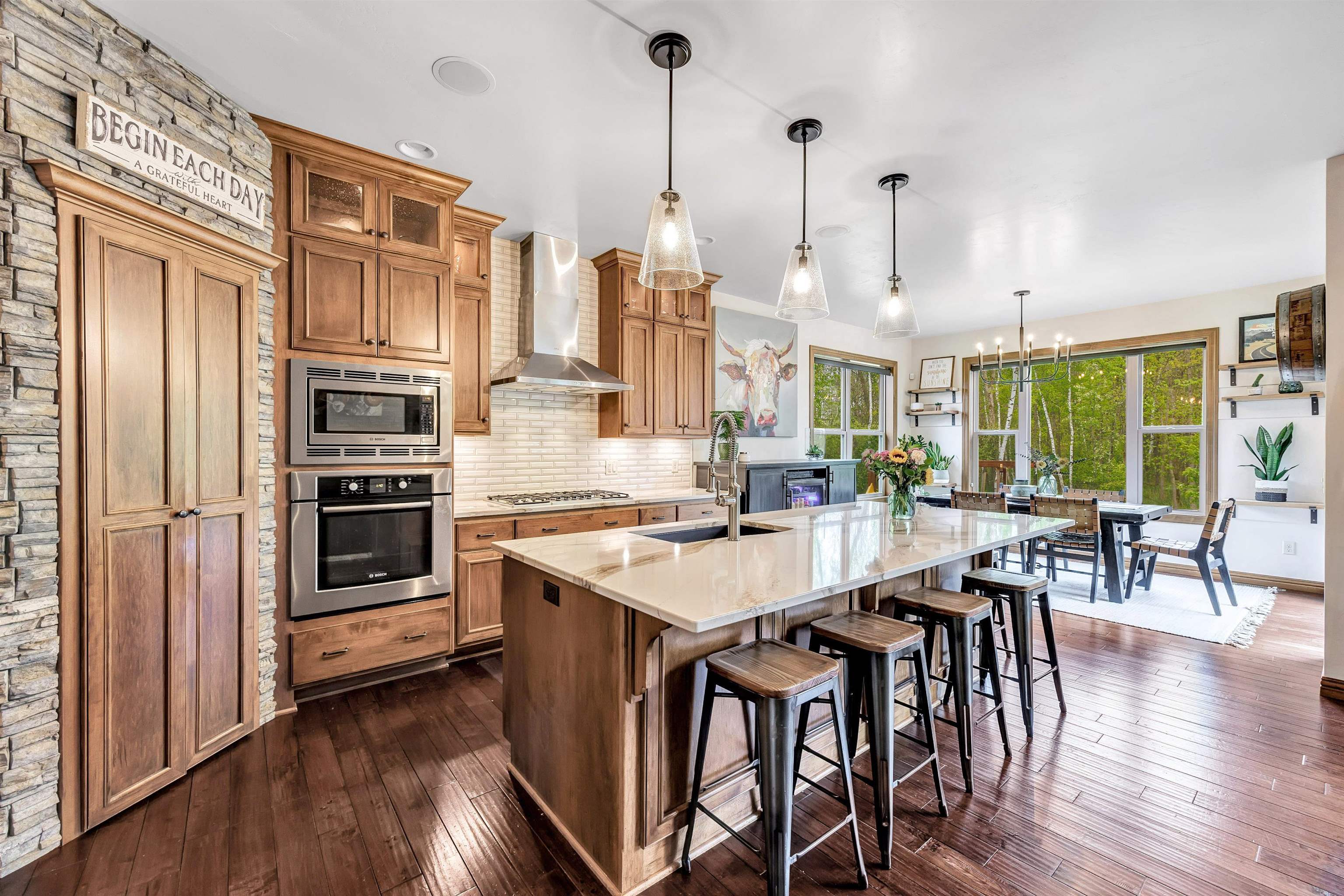 GREEN BAY, Wisconsin, 54313, United States, 5 Bedrooms Bedrooms, ,4 BathroomsBathrooms,Residential,For Sale,1911640