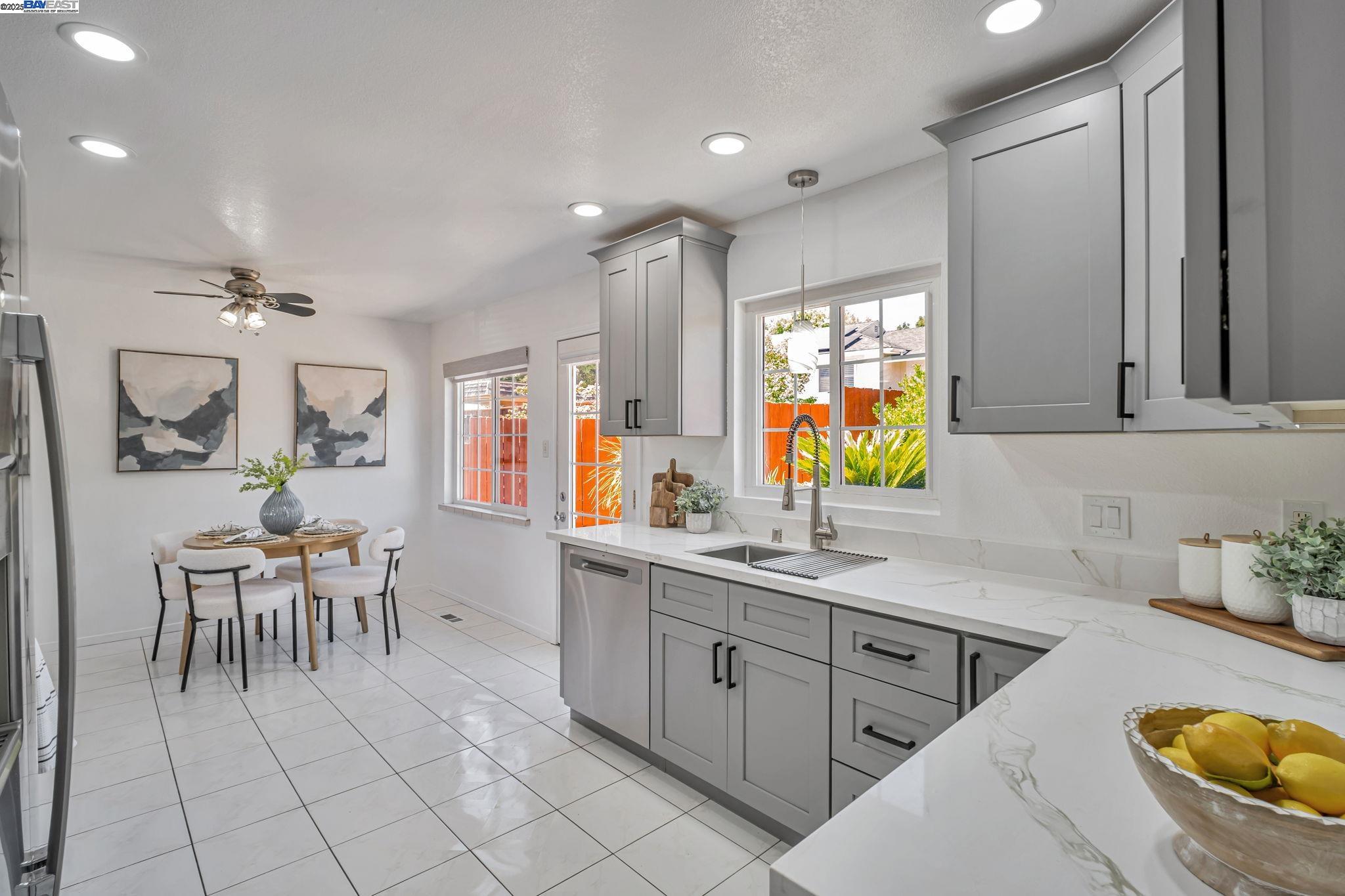 Castro Valley, California, 94546, United States, 3 Bedrooms Bedrooms, ,2 BathroomsBathrooms,Residential,For Sale,1901037
