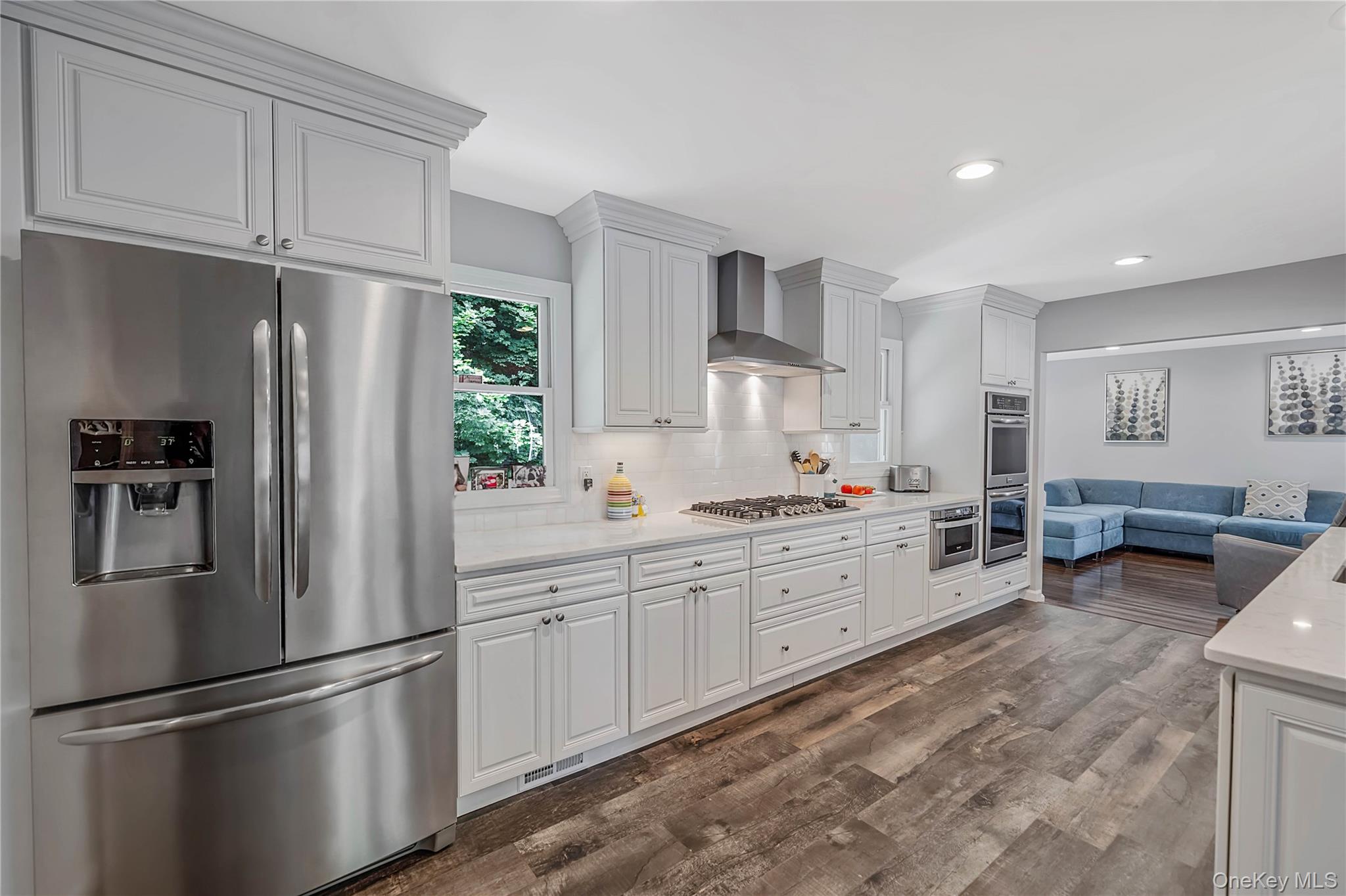  10 Williamsburg Drive, Northport, NY, 11768 - 物件實景