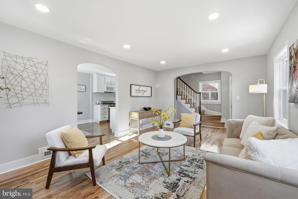 Silver Spring, Maryland, 20901, United States, 4 Bedrooms Bedrooms, ,3 BathroomsBathrooms,Residential,For Sale,2002464