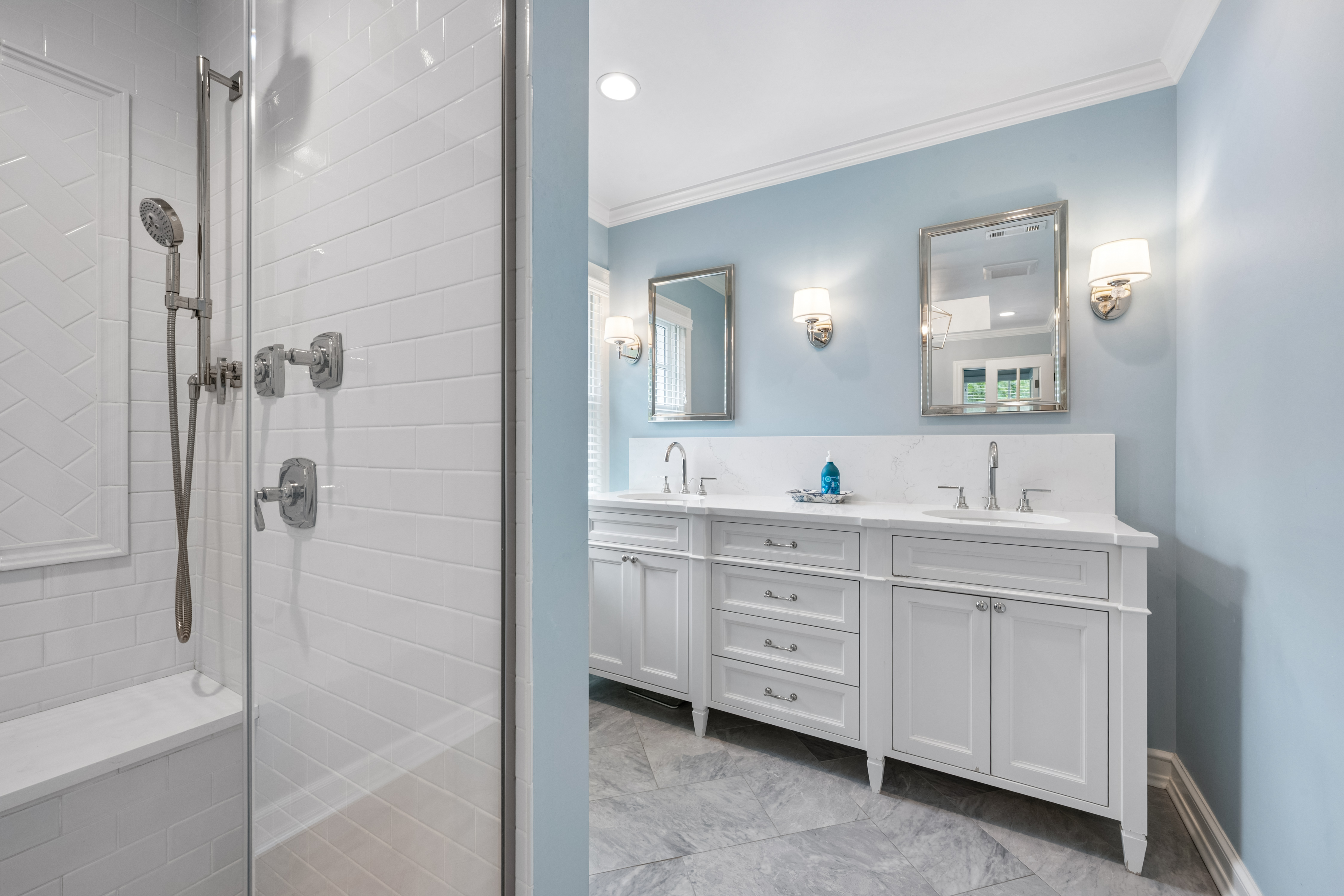  Rare, Fully Renovated, Updated Home Offering Move-In-Ready Luxury - 物件實景