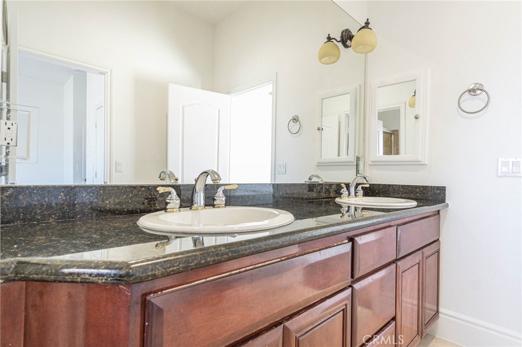 Apple Valley, California, 92307, United States, 5 Bedrooms Bedrooms, ,5 BathroomsBathrooms,Residential,For Sale,2025111