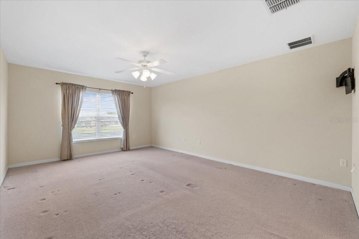 DAVENPORT, Florida, 33837, United States, 5 Bedrooms Bedrooms, ,3 BathroomsBathrooms,Residential,For Sale,1983680