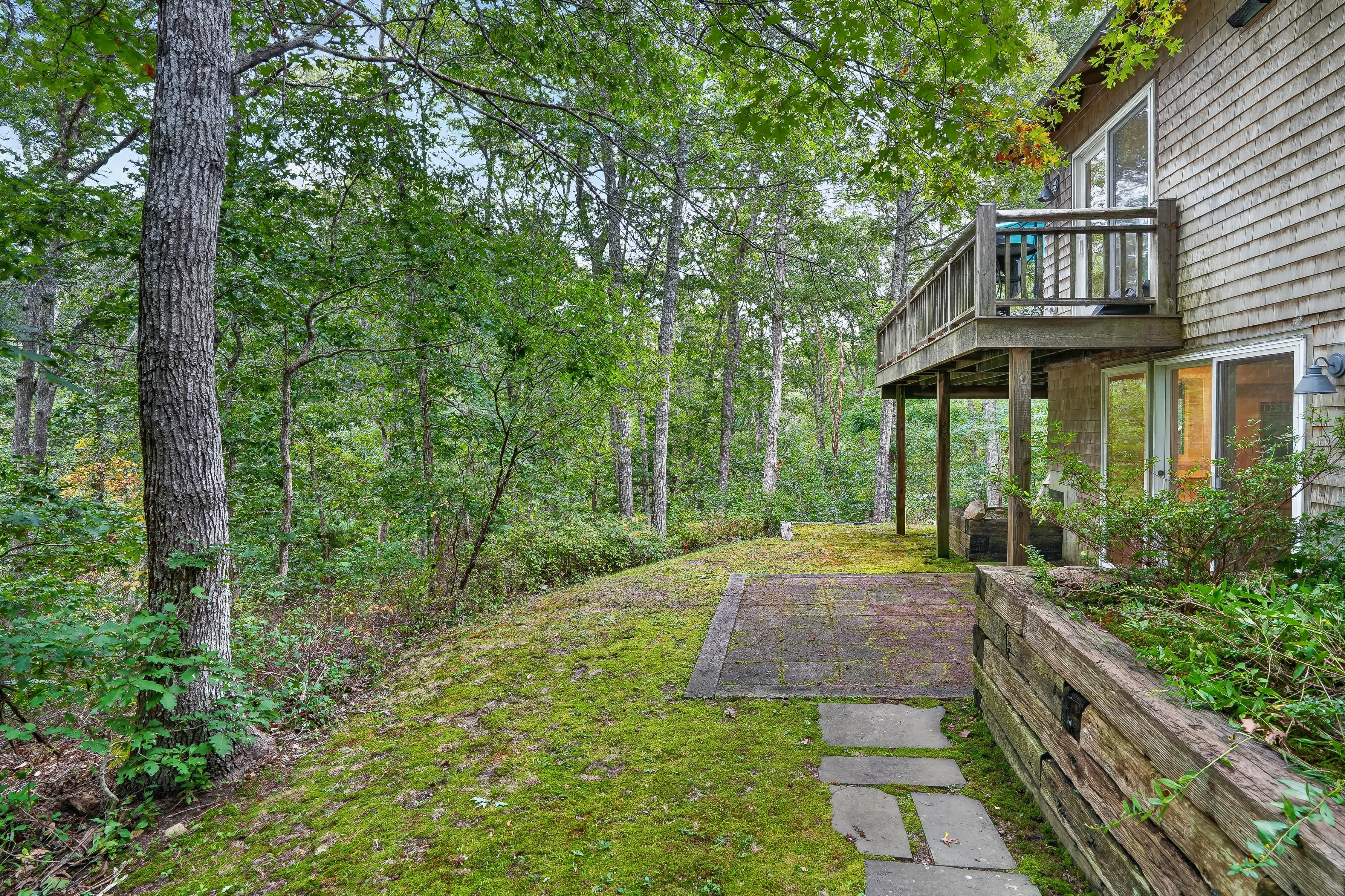  Custom Crafted Contempory in Quiet Neighborhood - 物件實景