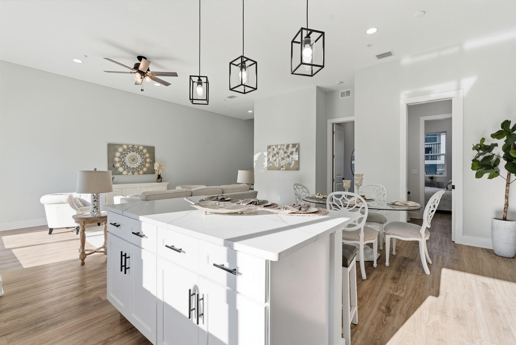 Treasure Island, Florida, 33706, United States, 5 Bedrooms Bedrooms, ,4 BathroomsBathrooms,Residential,For Sale,1887391