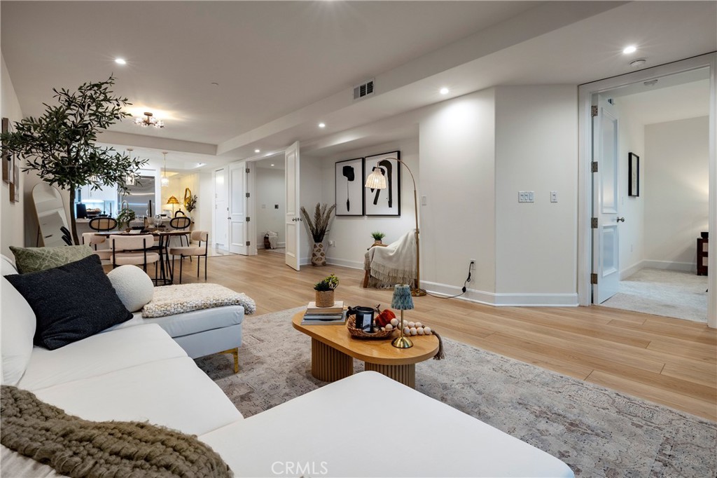 Irvine, California, 92612, United States, 2 Bedrooms Bedrooms, ,2 BathroomsBathrooms,Residential,For Sale,1989675