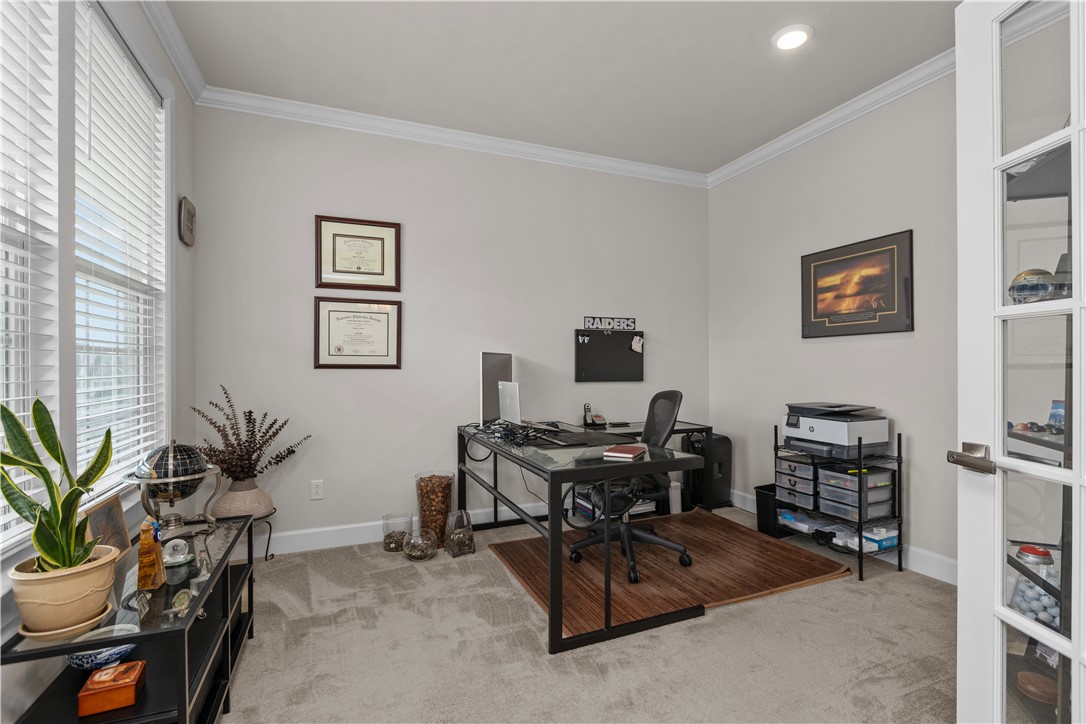 Robinson Twp, Pennsylvania, 15136, United States, 5 Bedrooms Bedrooms, ,4 BathroomsBathrooms,Residential,For Sale,1906122